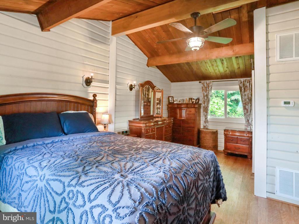 37 HEADWATERS RD, CHESTER GAP, Virginia, 5 Bedrooms Bedrooms, ,4 BathroomsBathrooms,Residential,37 HEADWATERS RD,VARP2002142 MLS # VARP2002142