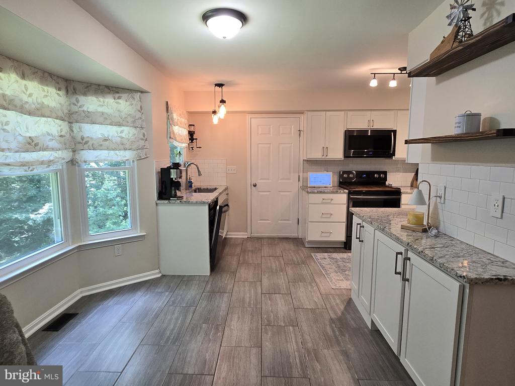 8002 SOURWOOD CT, SPOTSYLVANIA, Virginia 22551, 4 Bedrooms Bedrooms, ,3 BathroomsBathrooms,Residential,8002 SOURWOOD CT,VASP2034122 MLS # VASP2034122