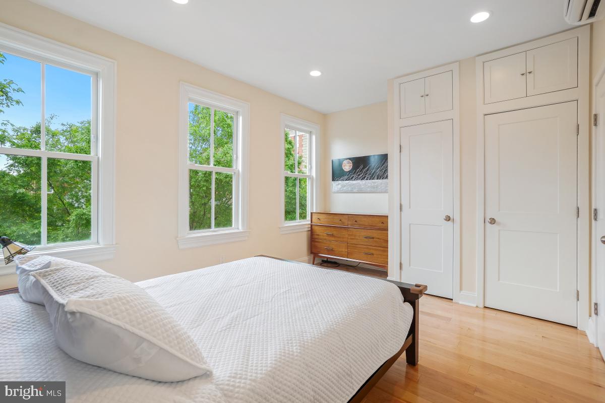 1809 12TH ST NW, WASHINGTON, District Of Columbia 20009, 4 Bedrooms Bedrooms, ,3 BathroomsBathrooms,Residential,For sale,1809 12TH ST NW,DCDC2194686 MLS # DCDC2194686