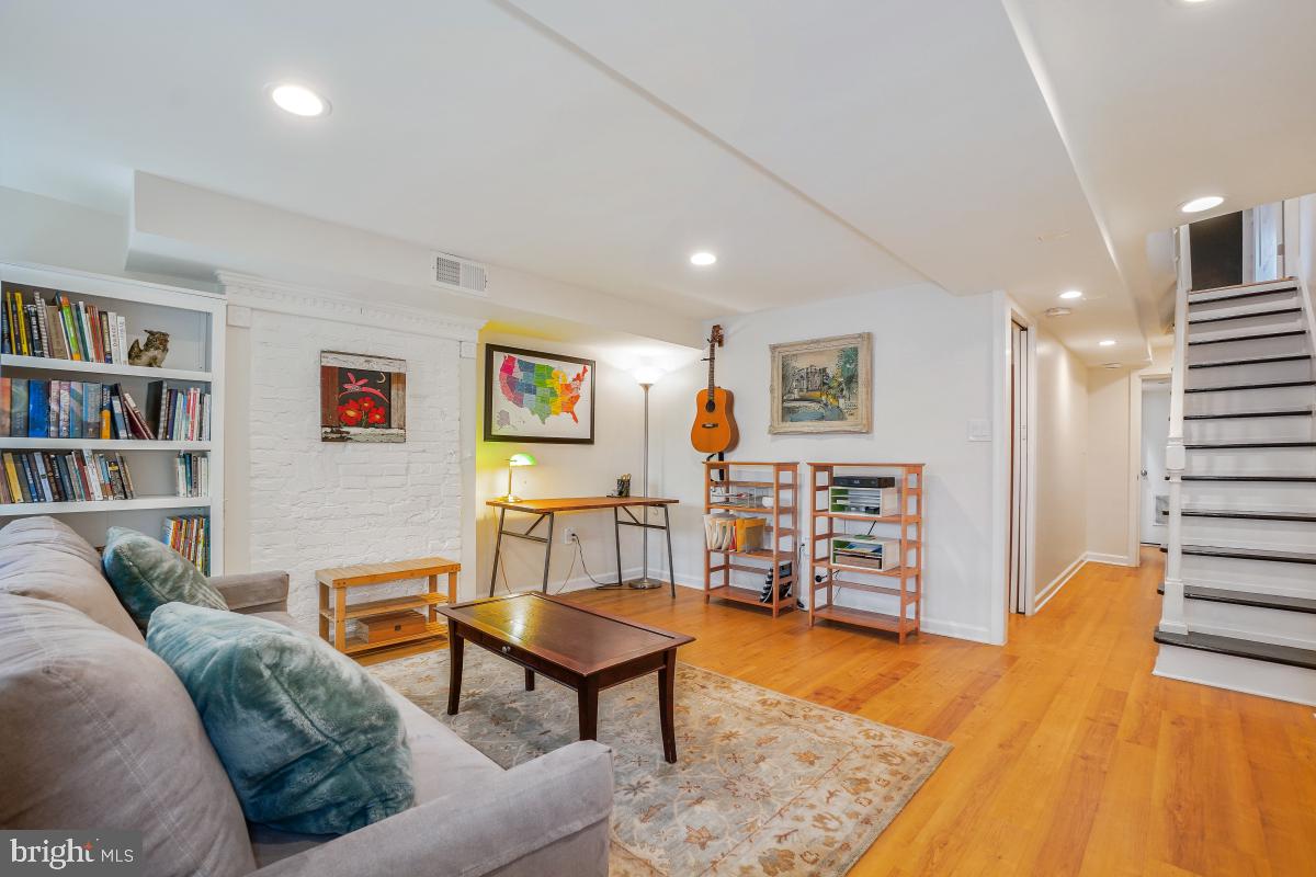 1809 12TH ST NW, WASHINGTON, District Of Columbia 20009, 4 Bedrooms Bedrooms, ,3 BathroomsBathrooms,Residential,For sale,1809 12TH ST NW,DCDC2194686 MLS # DCDC2194686