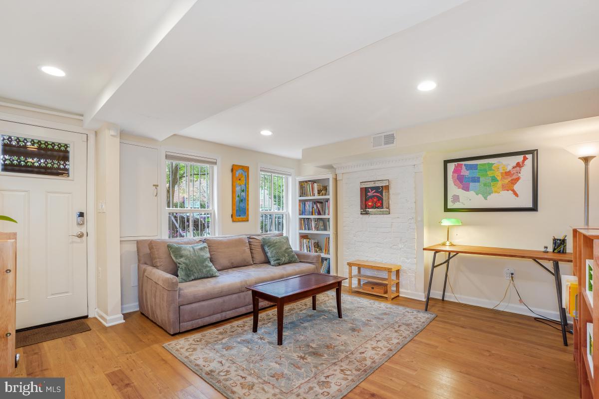 1809 12TH ST NW, WASHINGTON, District Of Columbia 20009, 4 Bedrooms Bedrooms, ,3 BathroomsBathrooms,Residential,For sale,1809 12TH ST NW,DCDC2194686 MLS # DCDC2194686