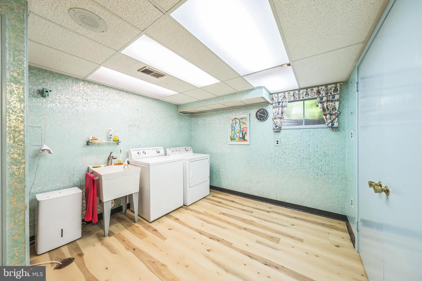 3806 BENT BRANCH RD, FALLS CHURCH, Virginia 22041, 4 Bedrooms Bedrooms, ,2 BathroomsBathrooms,Residential,For sale,3806 BENT BRANCH RD,VAFX2236088 MLS # VAFX2236088