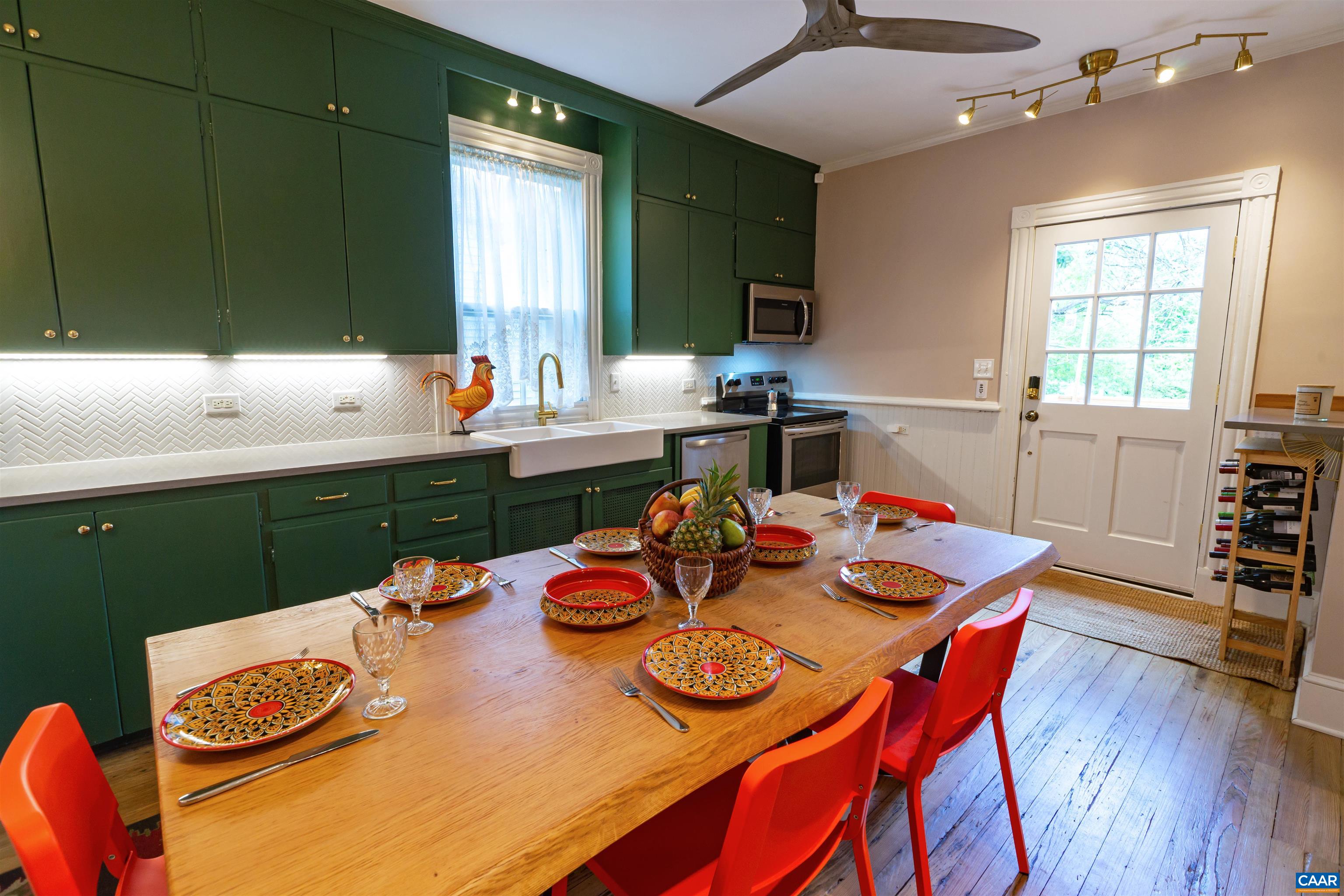 921 CHERRY AVE, CHARLOTTESVILLE, Virginia 22903, 5 Bedrooms Bedrooms, ,2 BathroomsBathrooms,Residential,921 CHERRY AVE,665939 MLS # 665939
