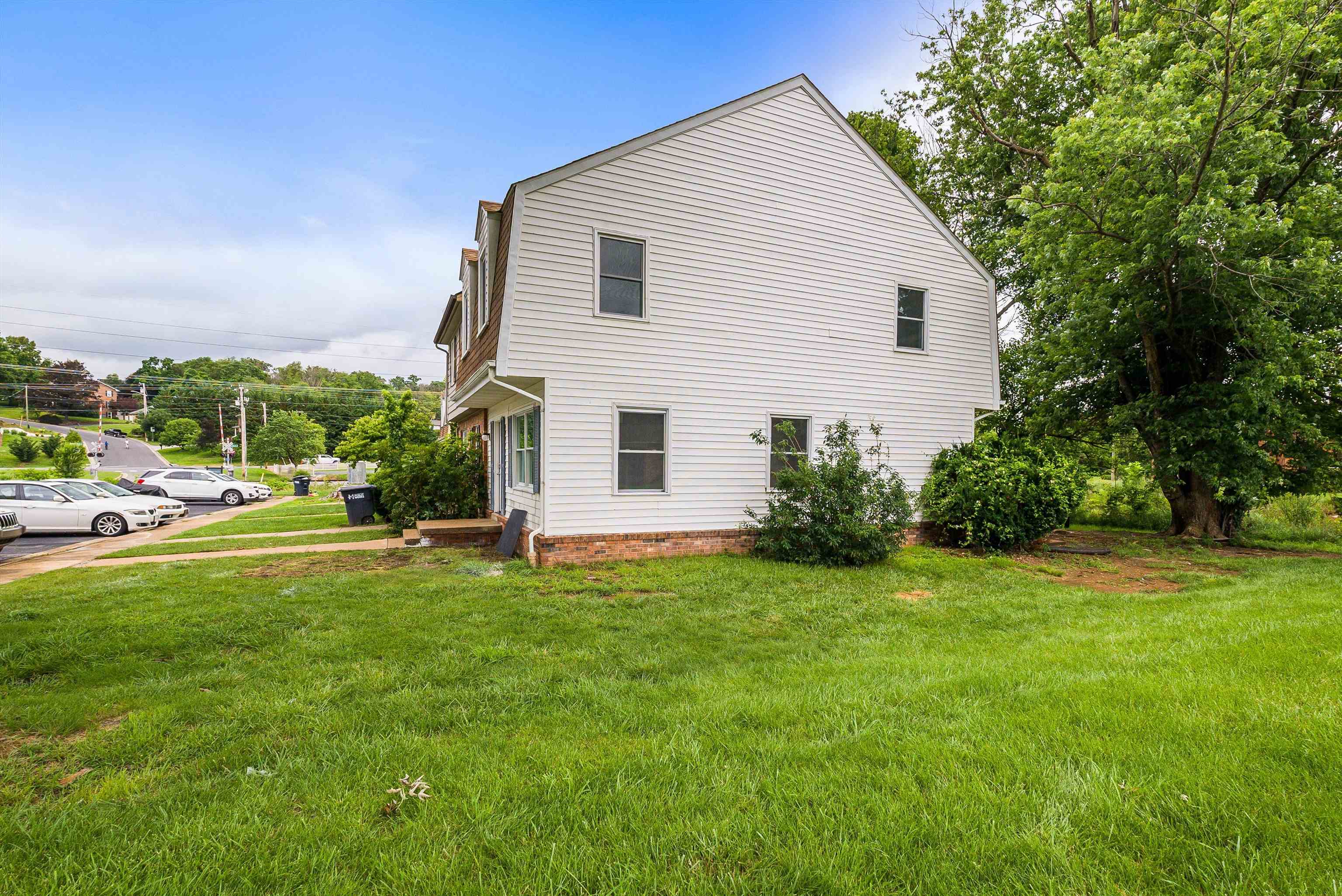 1114 MOUNTAIN VIEW DR, HARRISONBURG, Virginia 22801, 3 Bedrooms Bedrooms, ,1 BathroomBathrooms,Residential,1114 MOUNTAIN VIEW DR,665963 MLS # 665963