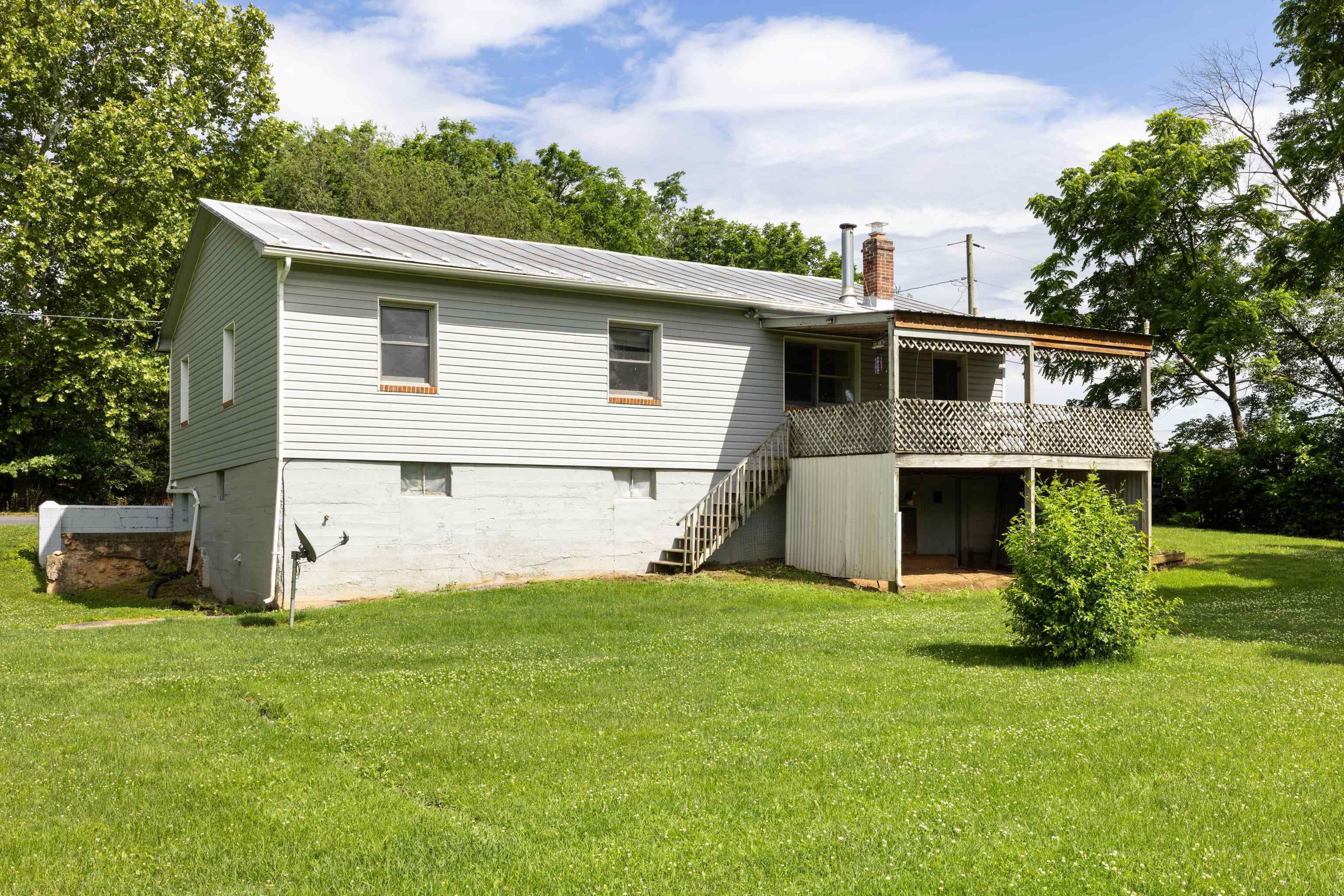 5942 MOSSY CREEK RD, BRIDGEWATER, Virginia 22812, 3 Bedrooms Bedrooms, ,2 BathroomsBathrooms,Residential,5942 MOSSY CREEK RD,665965 MLS # 665965