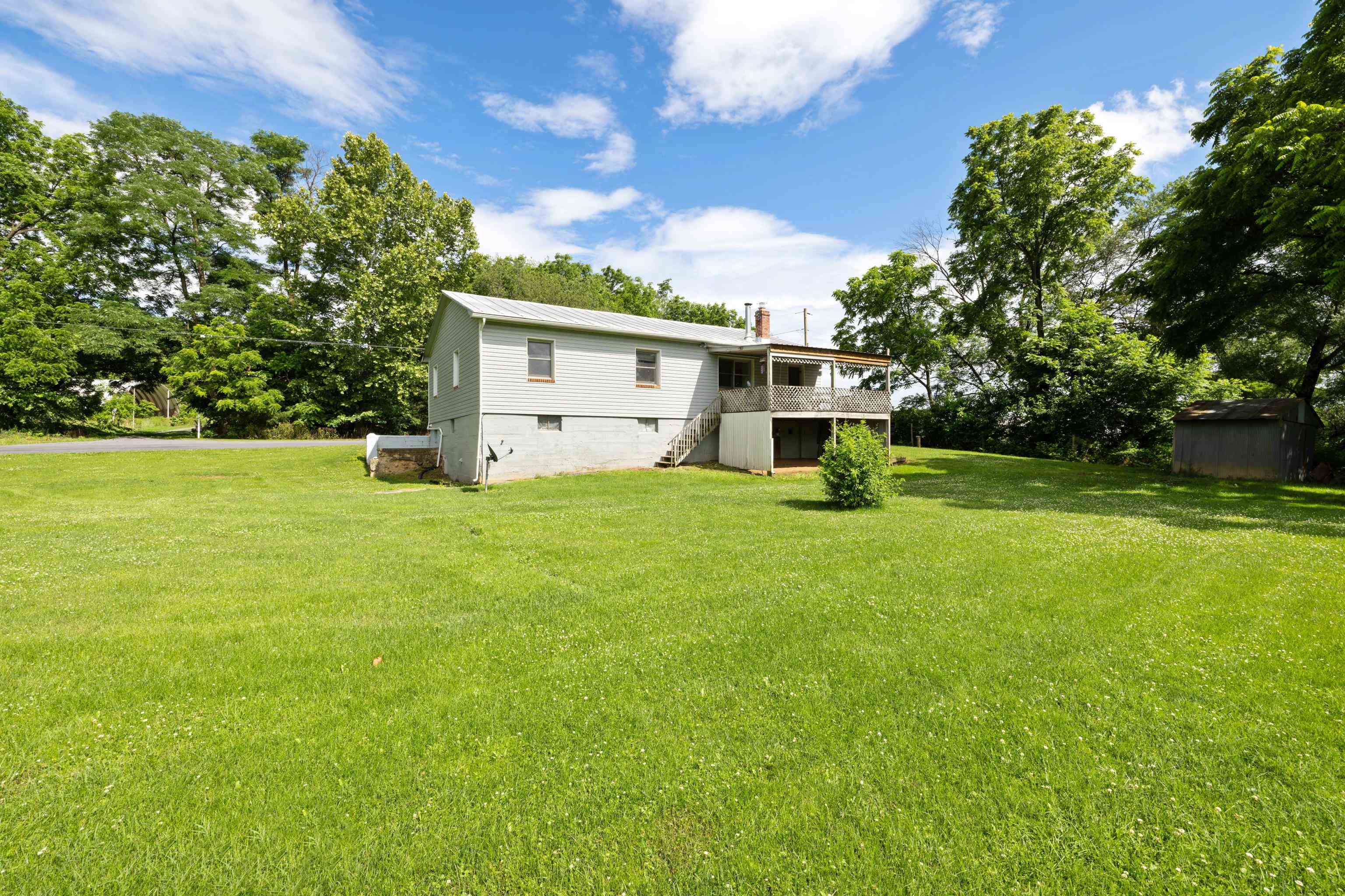 5942 MOSSY CREEK RD, BRIDGEWATER, Virginia 22812, 3 Bedrooms Bedrooms, ,2 BathroomsBathrooms,Residential,5942 MOSSY CREEK RD,665965 MLS # 665965
