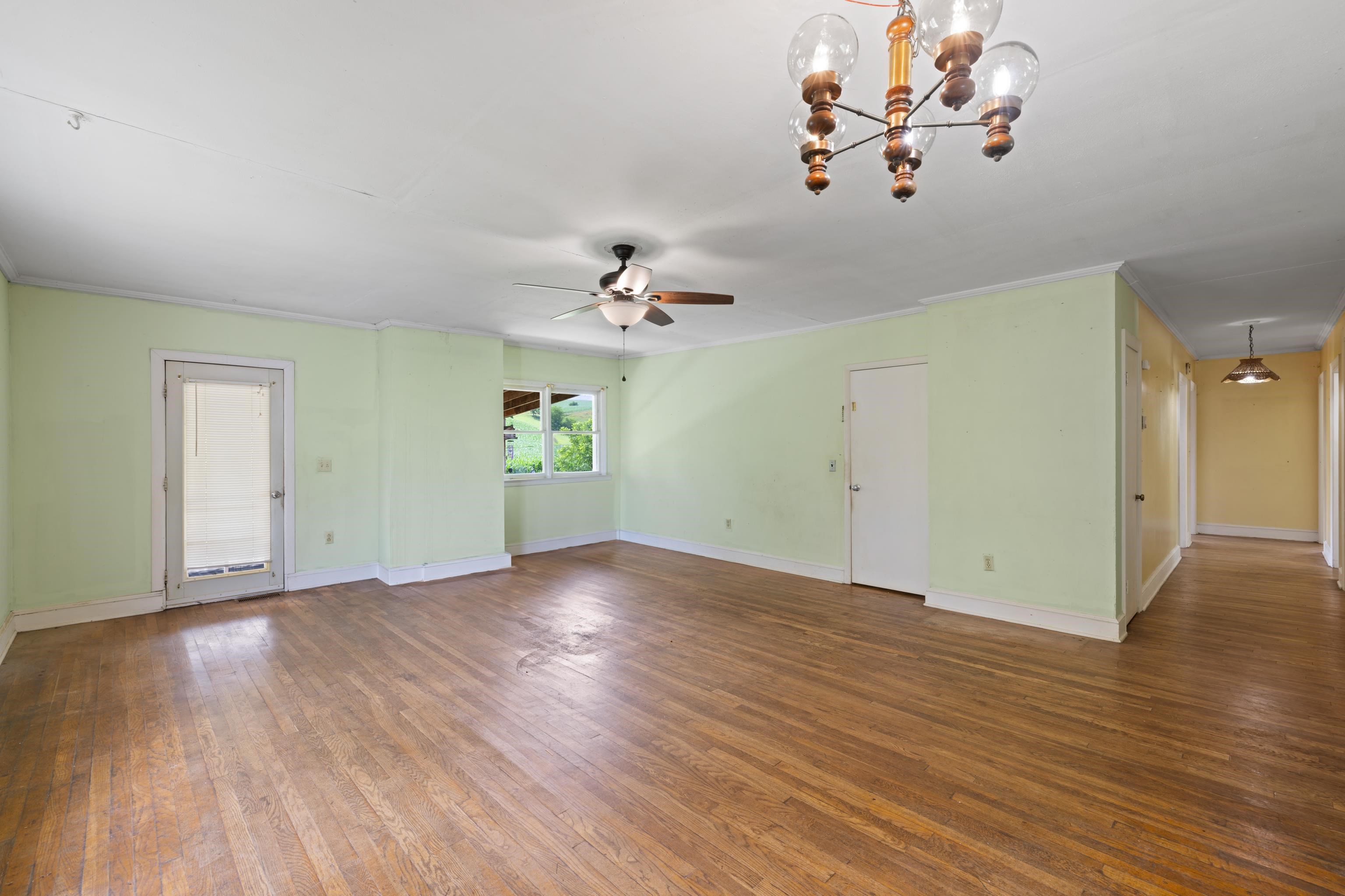 5942 MOSSY CREEK RD, BRIDGEWATER, Virginia 22812, 3 Bedrooms Bedrooms, ,2 BathroomsBathrooms,Residential,5942 MOSSY CREEK RD,665965 MLS # 665965