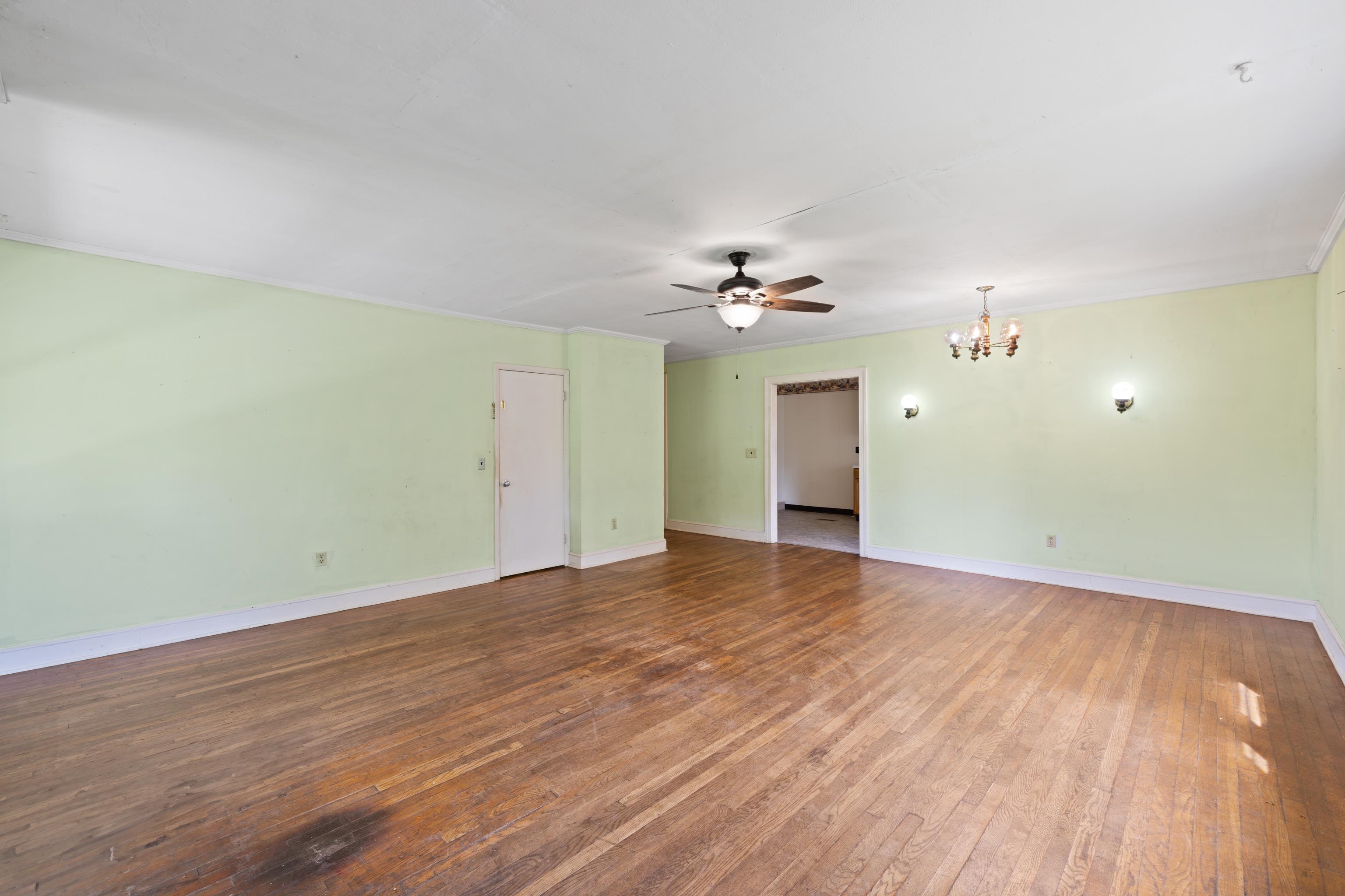 5942 MOSSY CREEK RD, BRIDGEWATER, Virginia 22812, 3 Bedrooms Bedrooms, ,2 BathroomsBathrooms,Residential,5942 MOSSY CREEK RD,665965 MLS # 665965