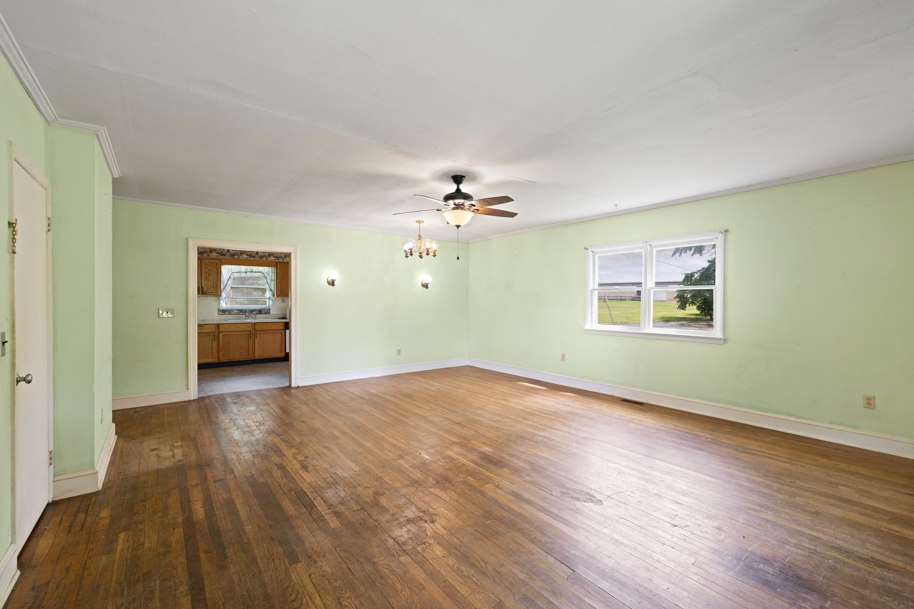 5942 MOSSY CREEK RD, BRIDGEWATER, Virginia 22812, 3 Bedrooms Bedrooms, ,2 BathroomsBathrooms,Residential,5942 MOSSY CREEK RD,665965 MLS # 665965