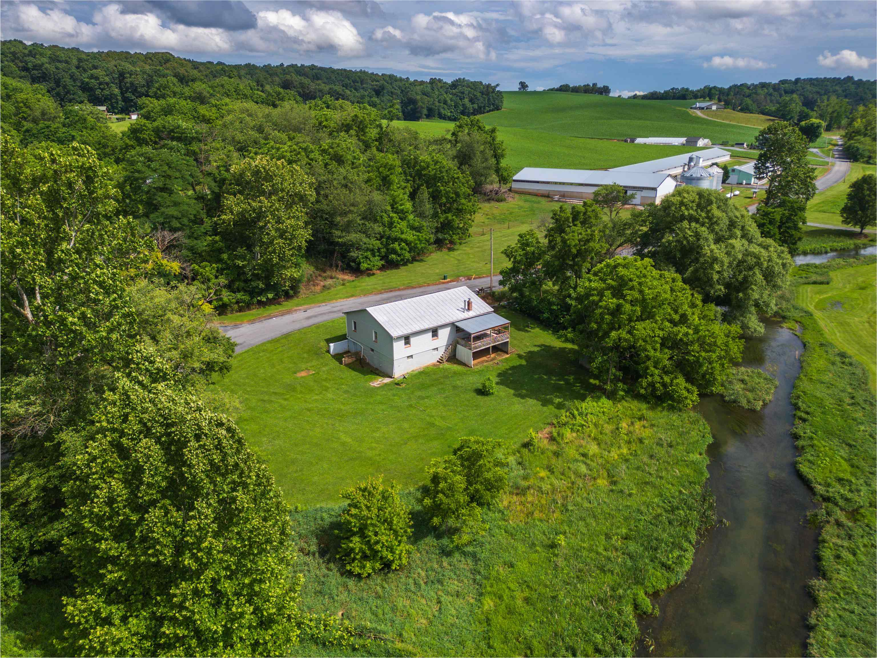 5942 MOSSY CREEK RD, BRIDGEWATER, Virginia 22812, 3 Bedrooms Bedrooms, ,2 BathroomsBathrooms,Residential,5942 MOSSY CREEK RD,665965 MLS # 665965