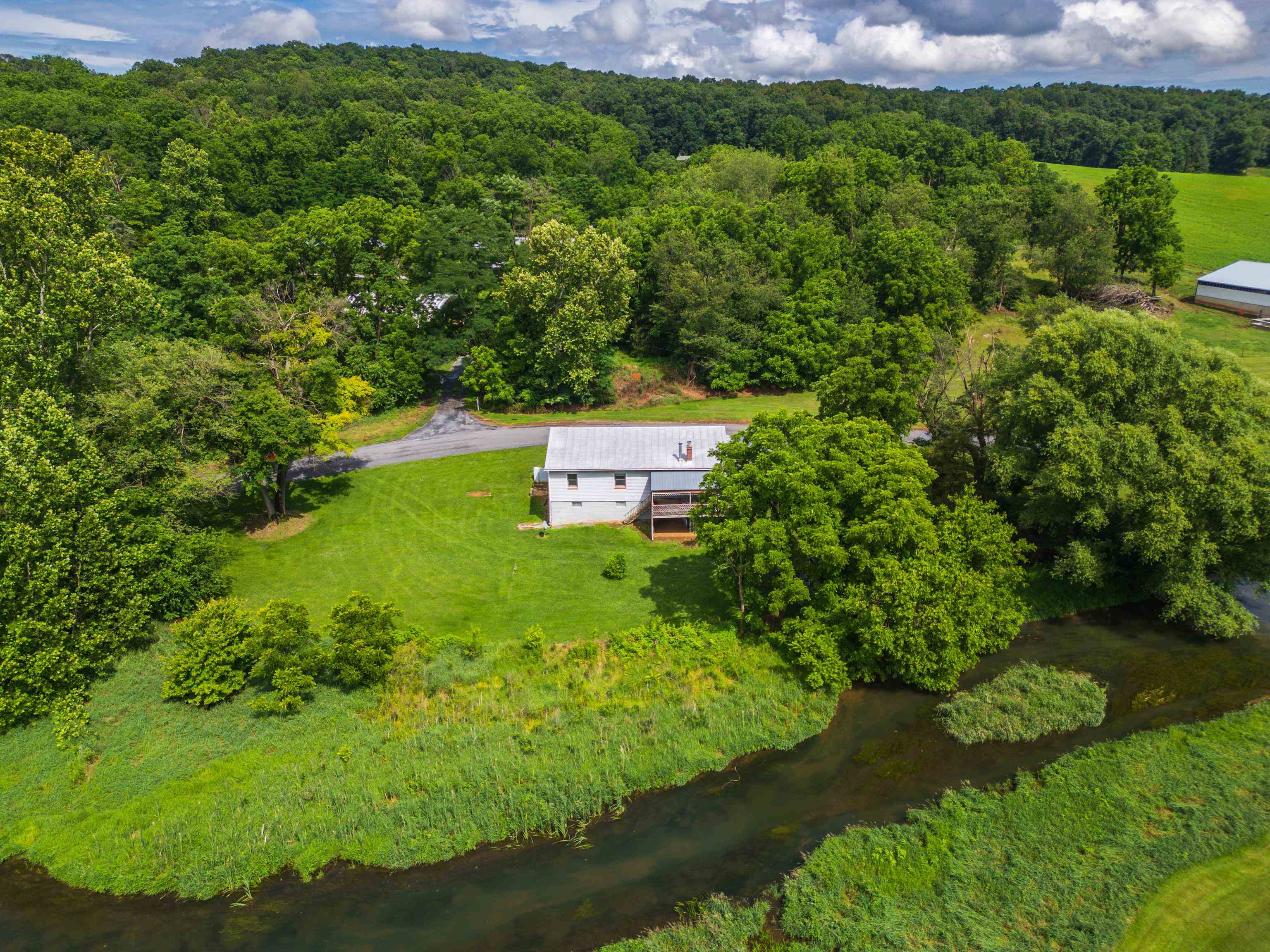 5942 MOSSY CREEK RD, BRIDGEWATER, Virginia 22812, 3 Bedrooms Bedrooms, ,2 BathroomsBathrooms,Residential,5942 MOSSY CREEK RD,665965 MLS # 665965
