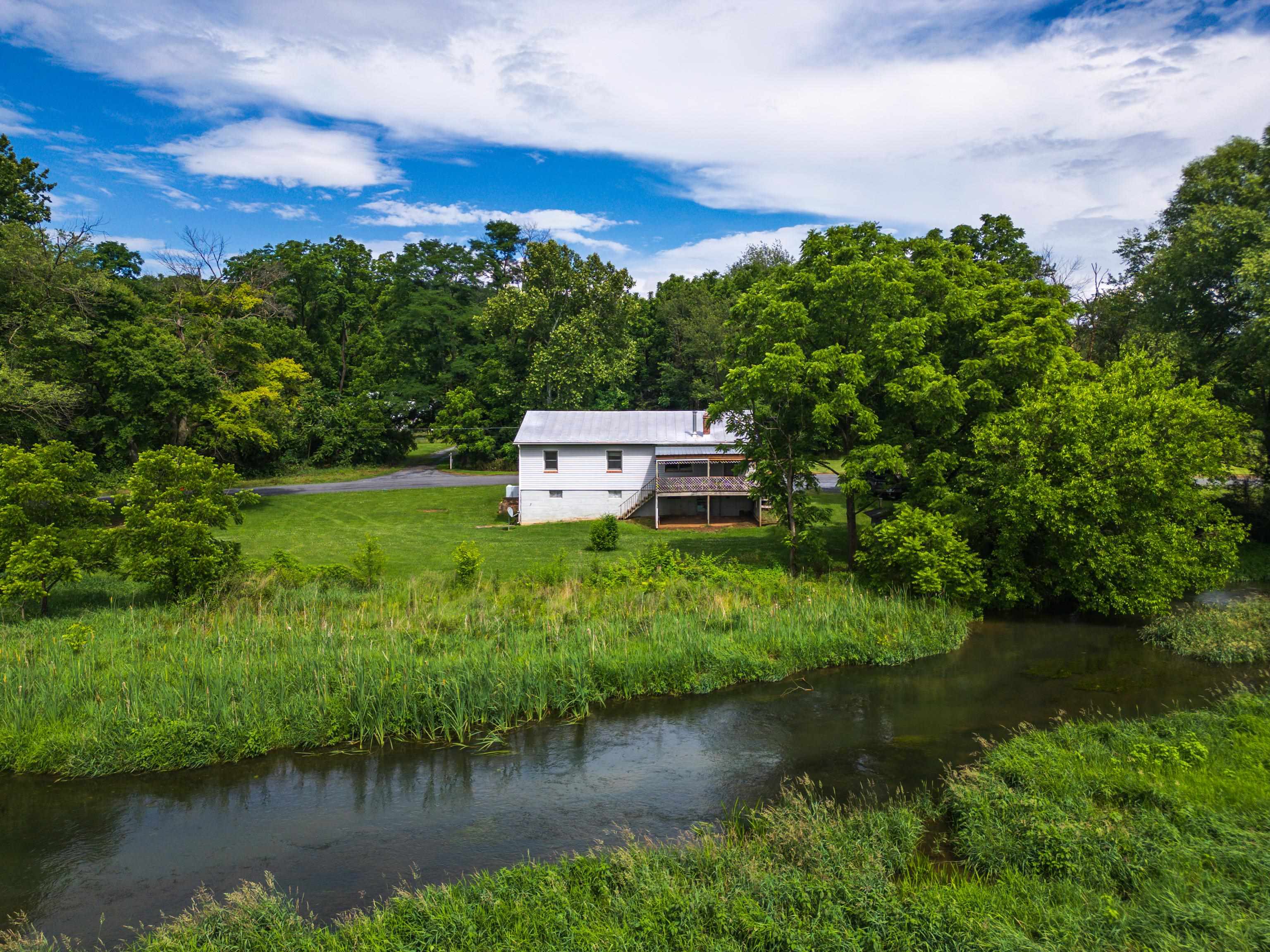 5942 MOSSY CREEK RD, BRIDGEWATER, Virginia 22812, 3 Bedrooms Bedrooms, ,2 BathroomsBathrooms,Residential,5942 MOSSY CREEK RD,665965 MLS # 665965
