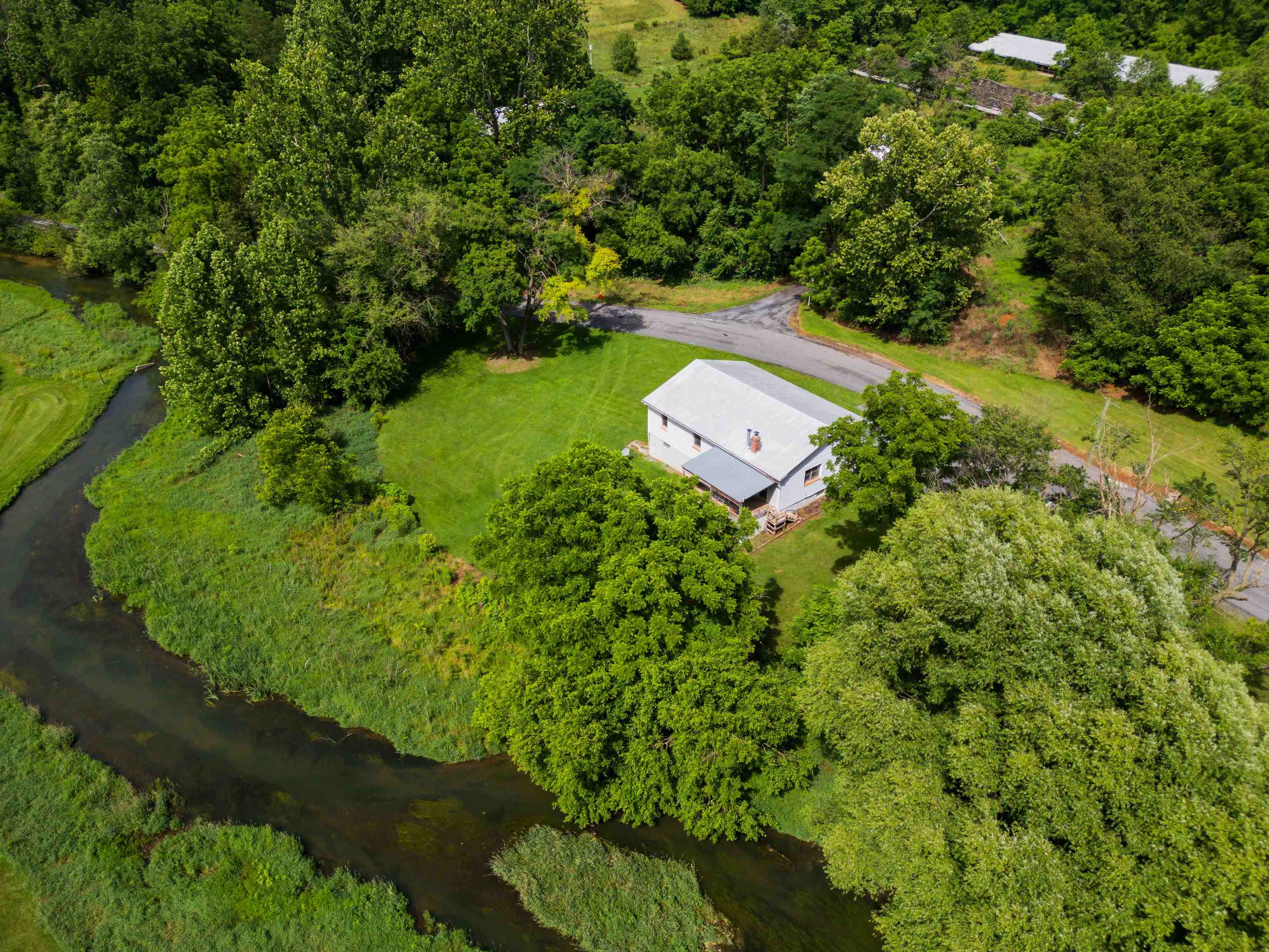 5942 MOSSY CREEK RD, BRIDGEWATER, Virginia 22812, 3 Bedrooms Bedrooms, ,2 BathroomsBathrooms,Residential,5942 MOSSY CREEK RD,665965 MLS # 665965