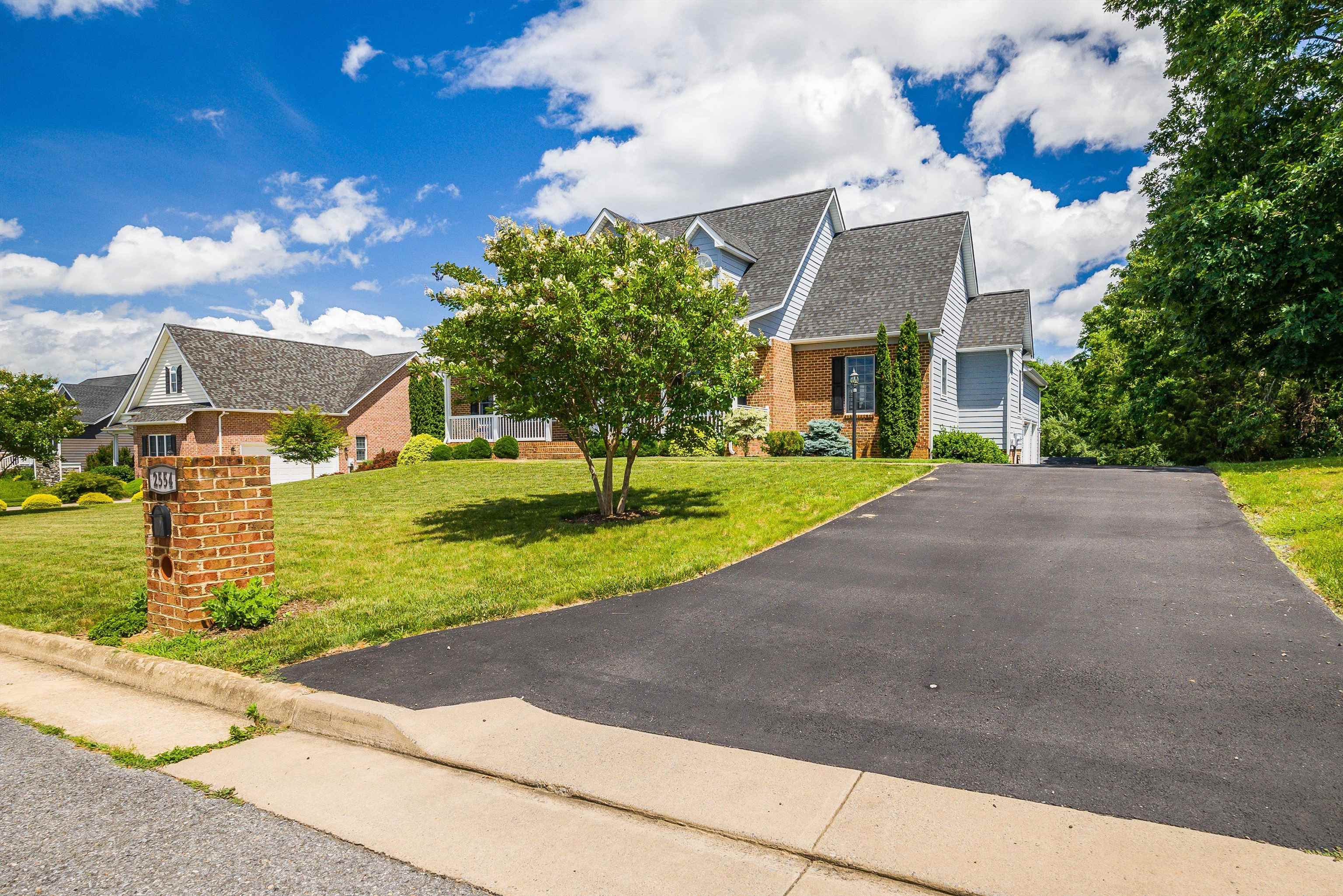 2554 VILLAGE DR, WAYNESBORO, Virginia 22980, 3 Bedrooms Bedrooms, ,2 BathroomsBathrooms,Residential,2554 VILLAGE DR,665967 MLS # 665967