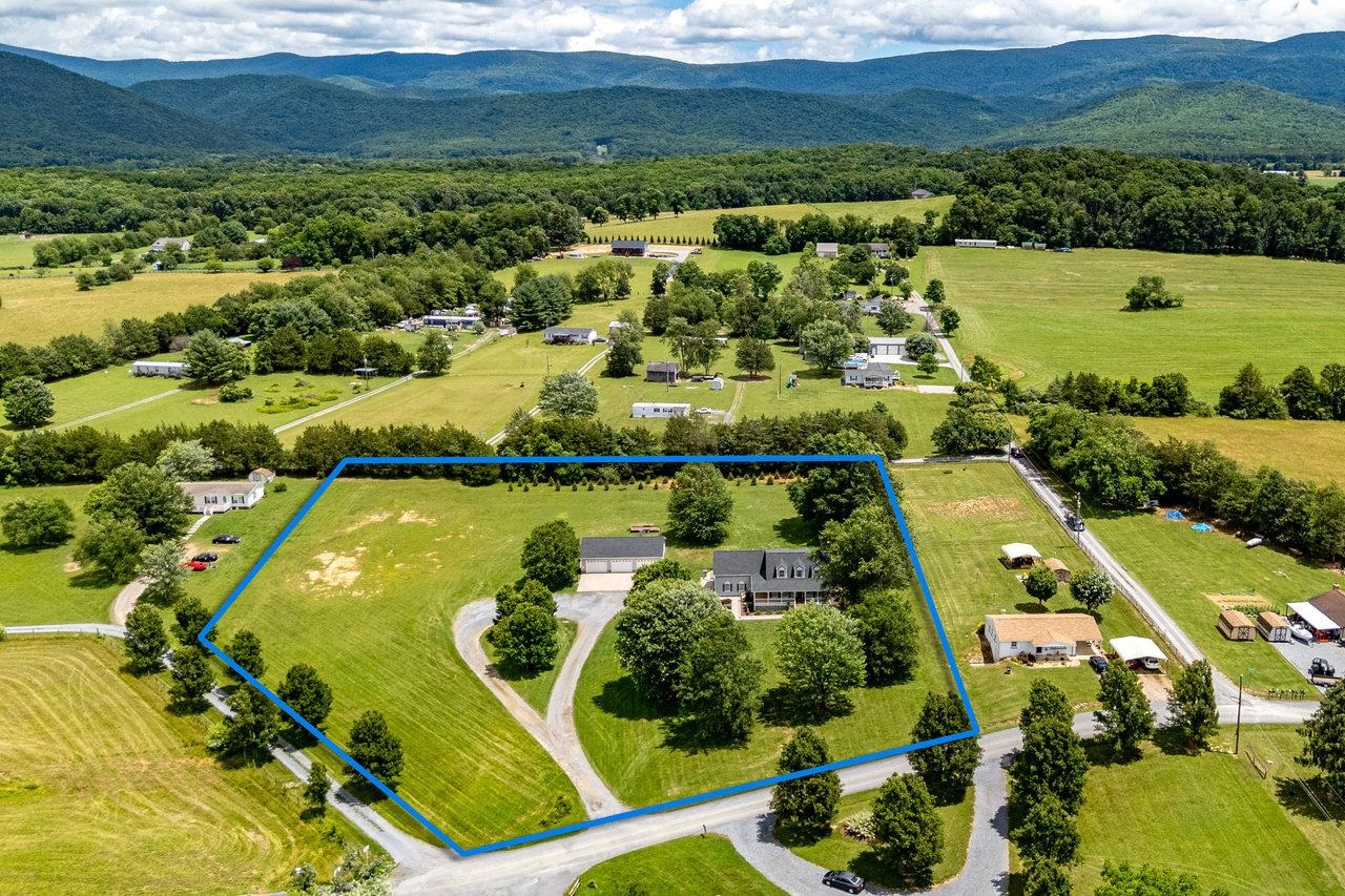 17962 OLD BARN LN, ELKTON, Virginia 22827, 4 Bedrooms Bedrooms, ,2 BathroomsBathrooms,Residential,17962 OLD BARN LN,665968 MLS # 665968