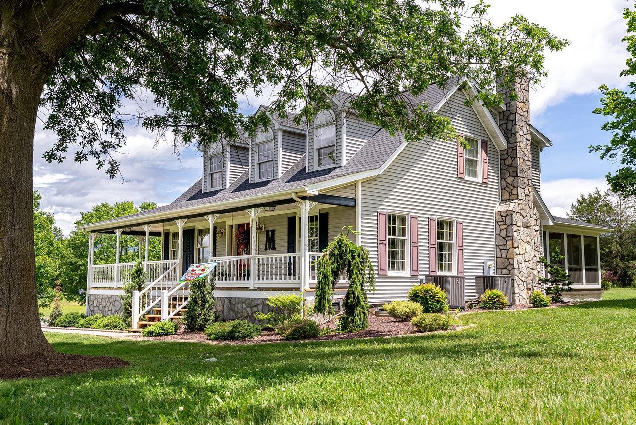 17962 OLD BARN LN, ELKTON, Virginia 22827, 4 Bedrooms Bedrooms, ,2 BathroomsBathrooms,Residential,17962 OLD BARN LN,665968 MLS # 665968