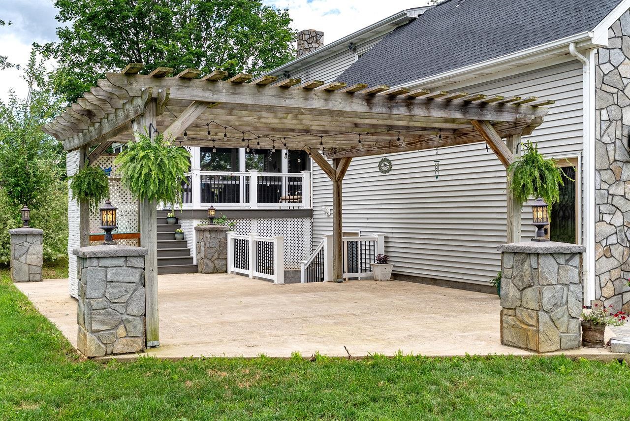 17962 OLD BARN LN, ELKTON, Virginia 22827, 4 Bedrooms Bedrooms, ,2 BathroomsBathrooms,Residential,17962 OLD BARN LN,665968 MLS # 665968
