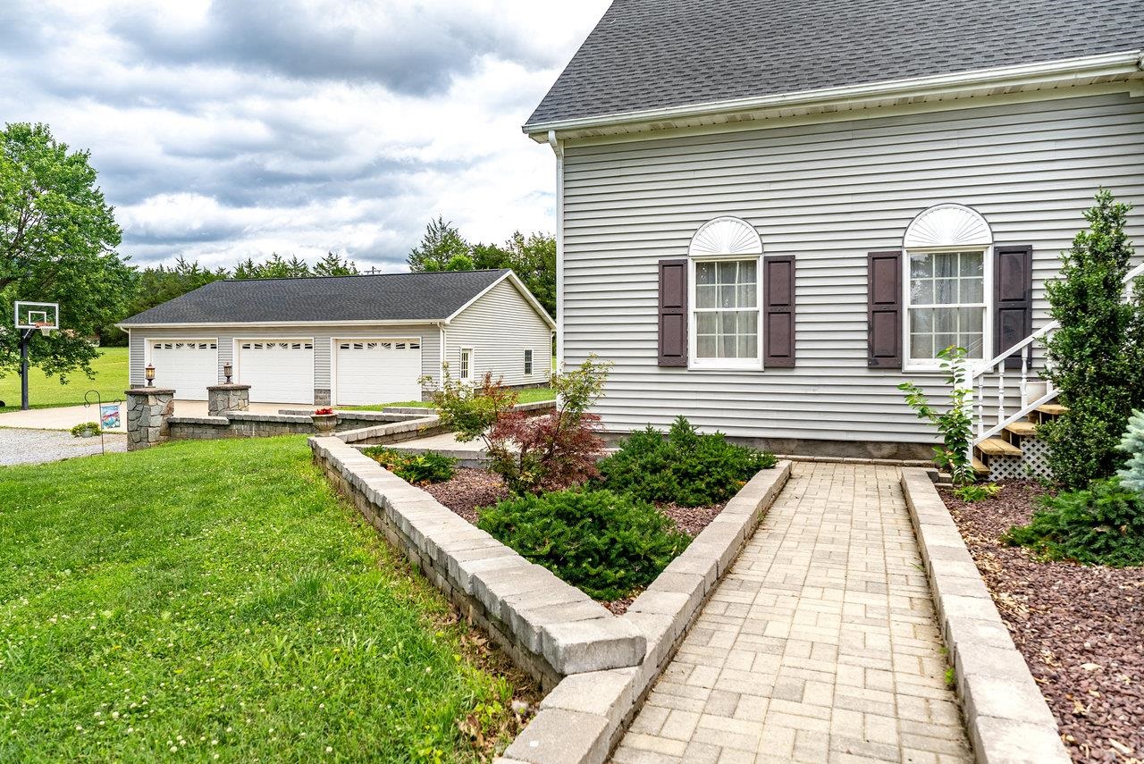 17962 OLD BARN LN, ELKTON, Virginia 22827, 4 Bedrooms Bedrooms, ,2 BathroomsBathrooms,Residential,17962 OLD BARN LN,665968 MLS # 665968