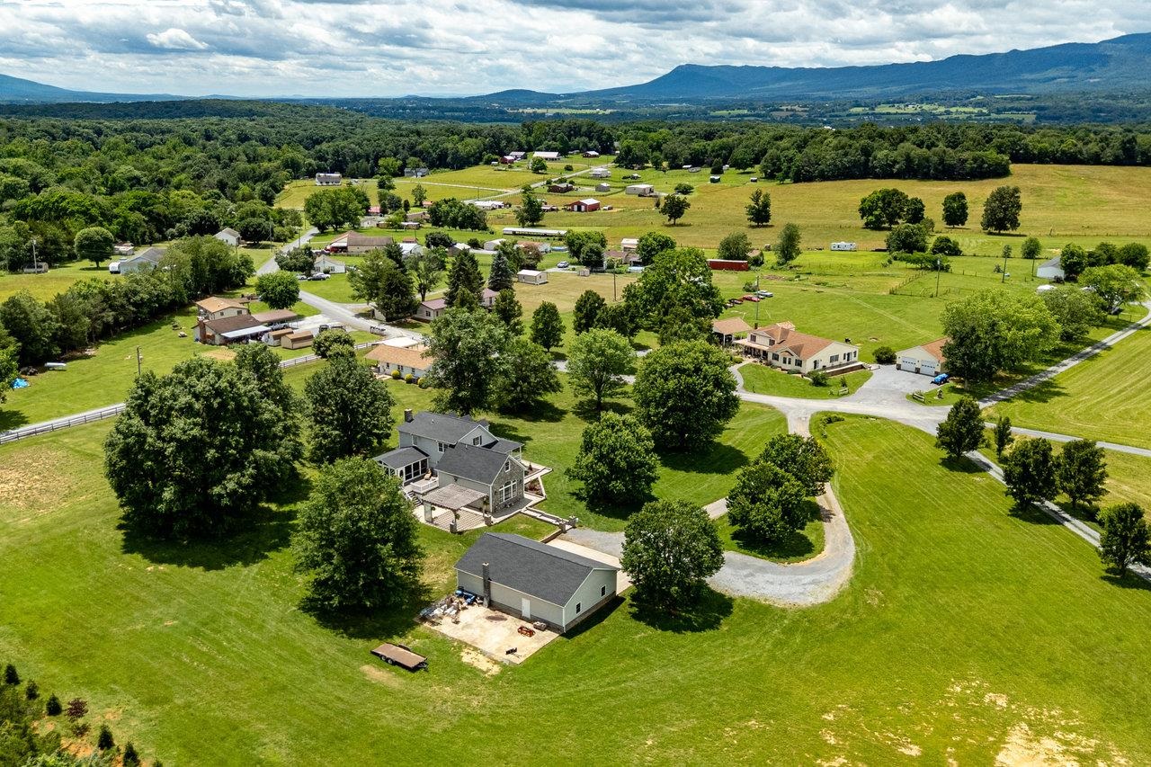 17962 OLD BARN LN, ELKTON, Virginia 22827, 4 Bedrooms Bedrooms, ,2 BathroomsBathrooms,Residential,17962 OLD BARN LN,665968 MLS # 665968