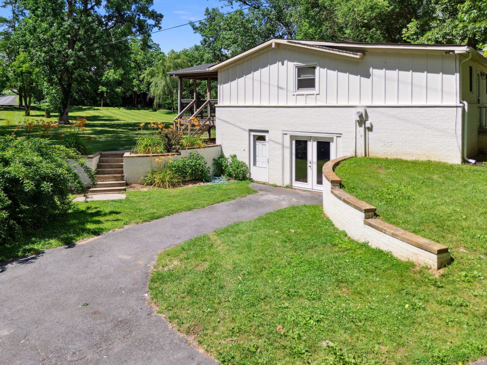 1945 SHENANDOAH SPRINGS LN, ELKTON, Virginia 22827, 5 Bedrooms Bedrooms, ,4 BathroomsBathrooms,Residential,Turn-Key Vacation Rental,1945 SHENANDOAH SPRINGS LN,665970 MLS # 665970