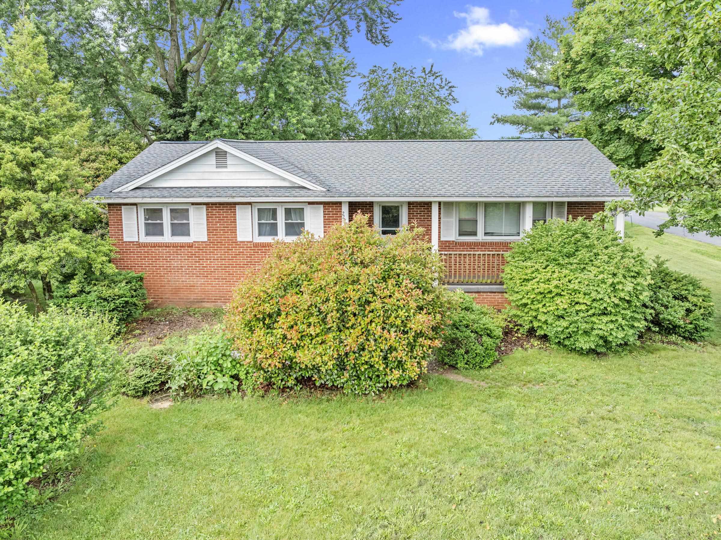 22286 SENEDO RD, EDINBURG, Virginia 22824, 3 Bedrooms Bedrooms, ,2 BathroomsBathrooms,Residential,22286 Senedo Rd,22286 SENEDO RD,665976 MLS # 665976