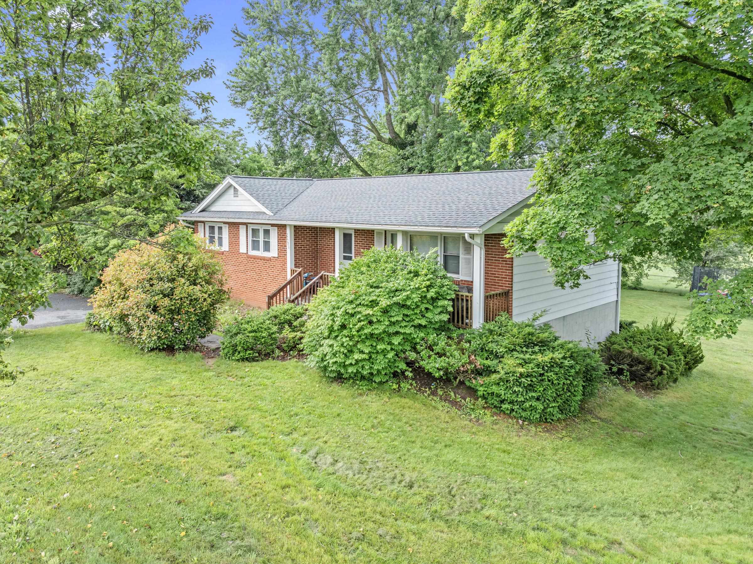 22286 SENEDO RD, EDINBURG, Virginia 22824, 3 Bedrooms Bedrooms, ,2 BathroomsBathrooms,Residential,22286 Senedo Rd,22286 SENEDO RD,665976 MLS # 665976