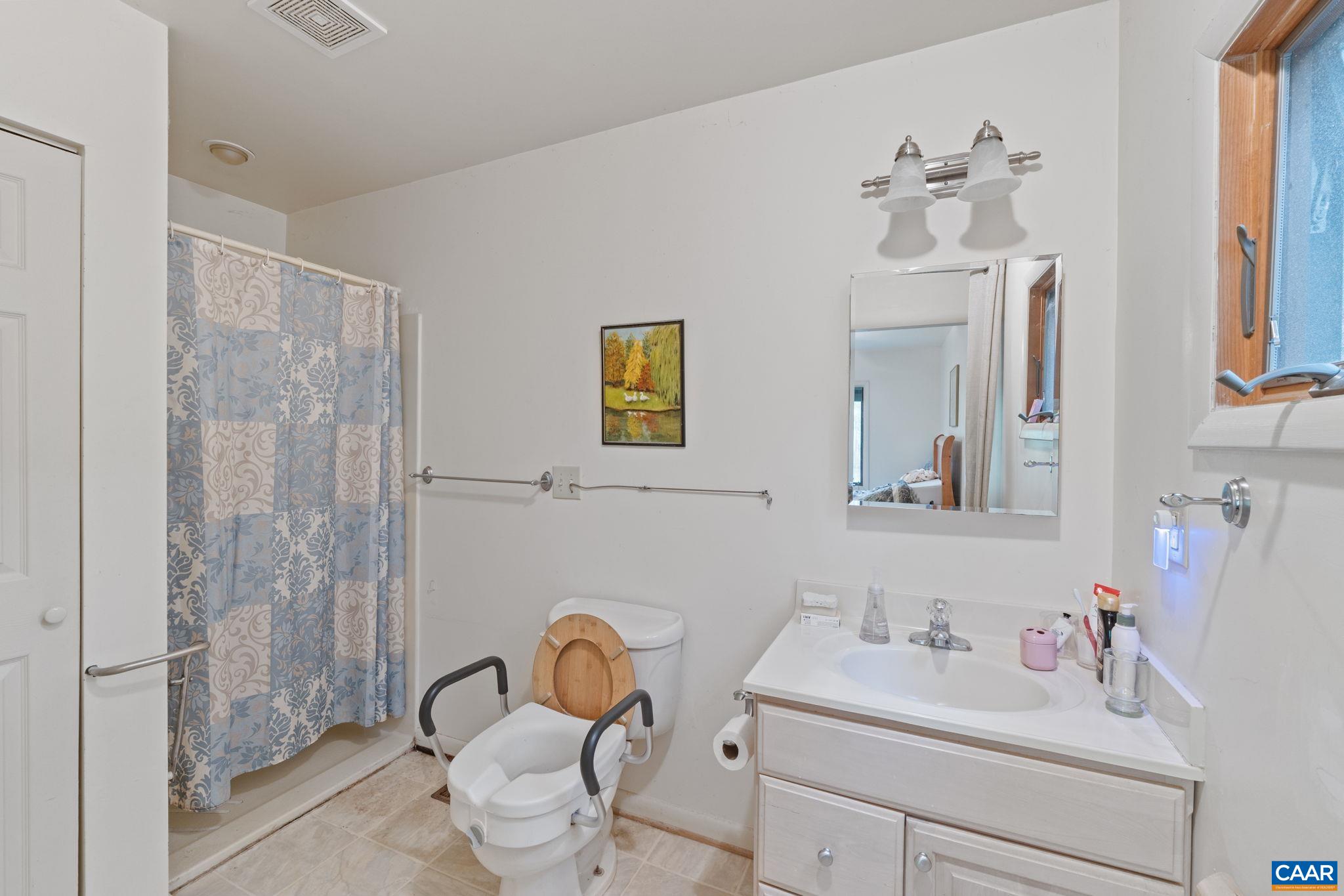 19 PIEDMONT LN, PALMYRA, Virginia 22963, 5 Bedrooms Bedrooms, ,4 BathroomsBathrooms,Residential,19 PIEDMONT LN,665992 MLS # 665992