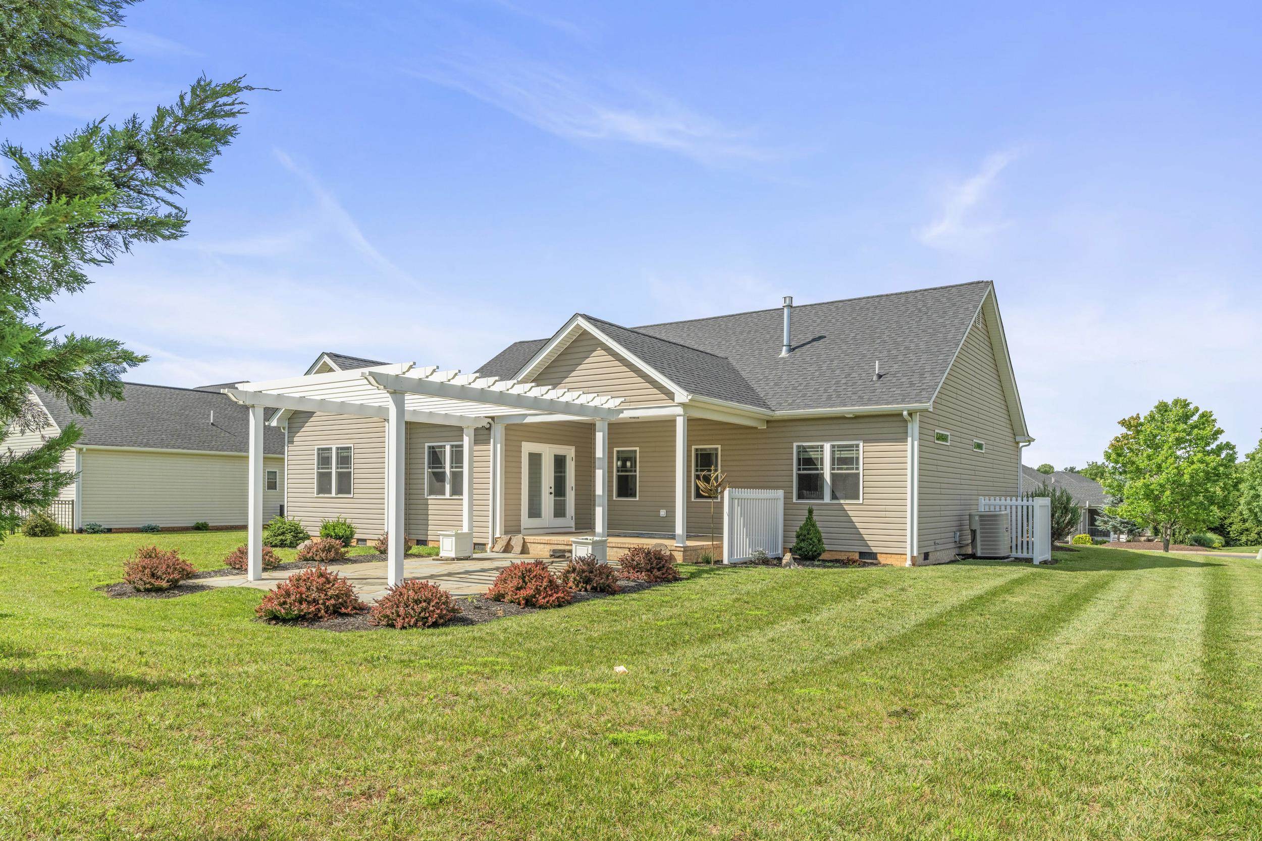325 PETROS DR, WAYNESBORO, Virginia 22980, 3 Bedrooms Bedrooms, ,2 BathroomsBathrooms,Residential,325 PETROS DR,665993 MLS # 665993