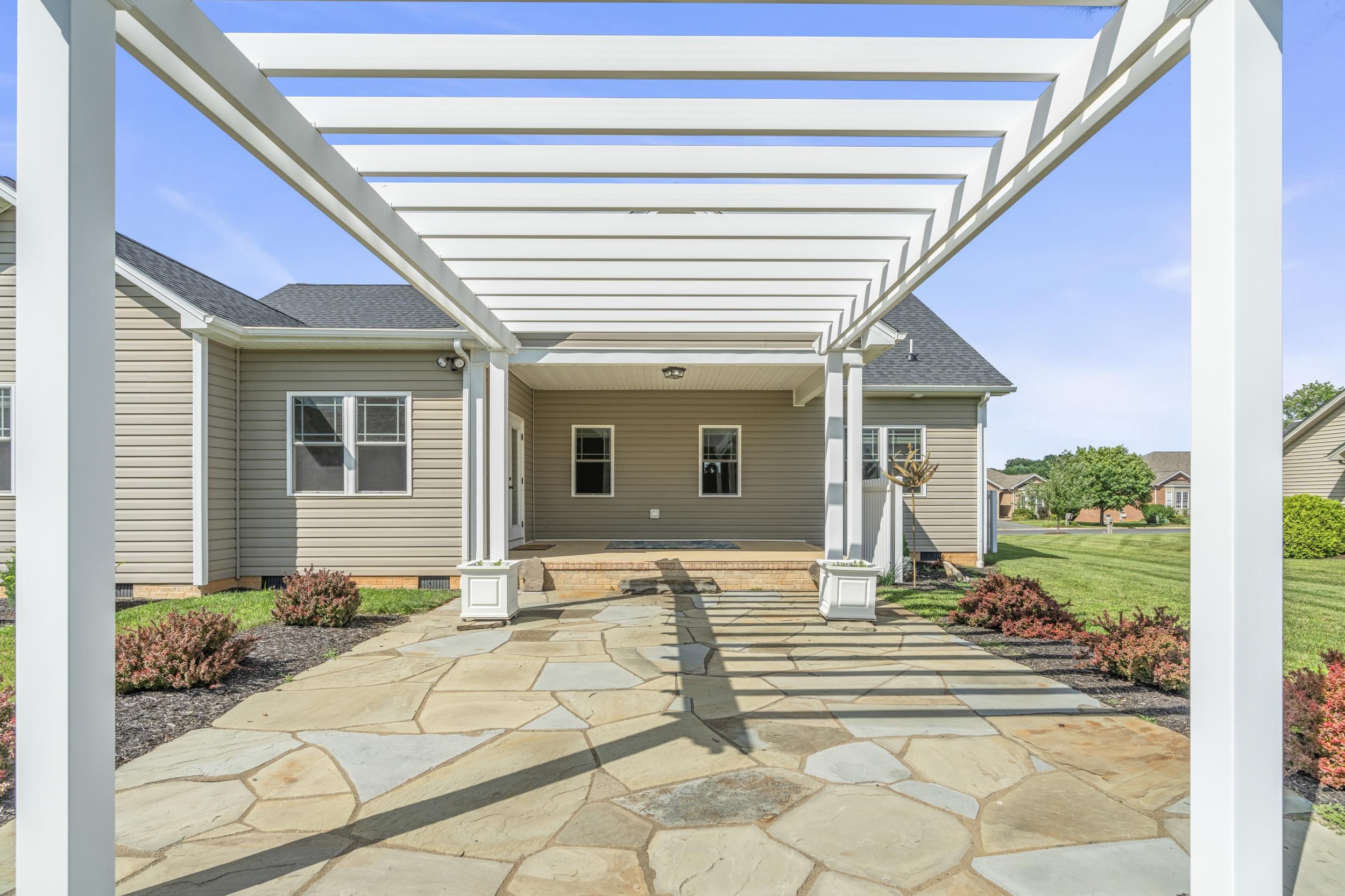 325 PETROS DR, WAYNESBORO, Virginia 22980, 3 Bedrooms Bedrooms, ,2 BathroomsBathrooms,Residential,325 PETROS DR,665993 MLS # 665993