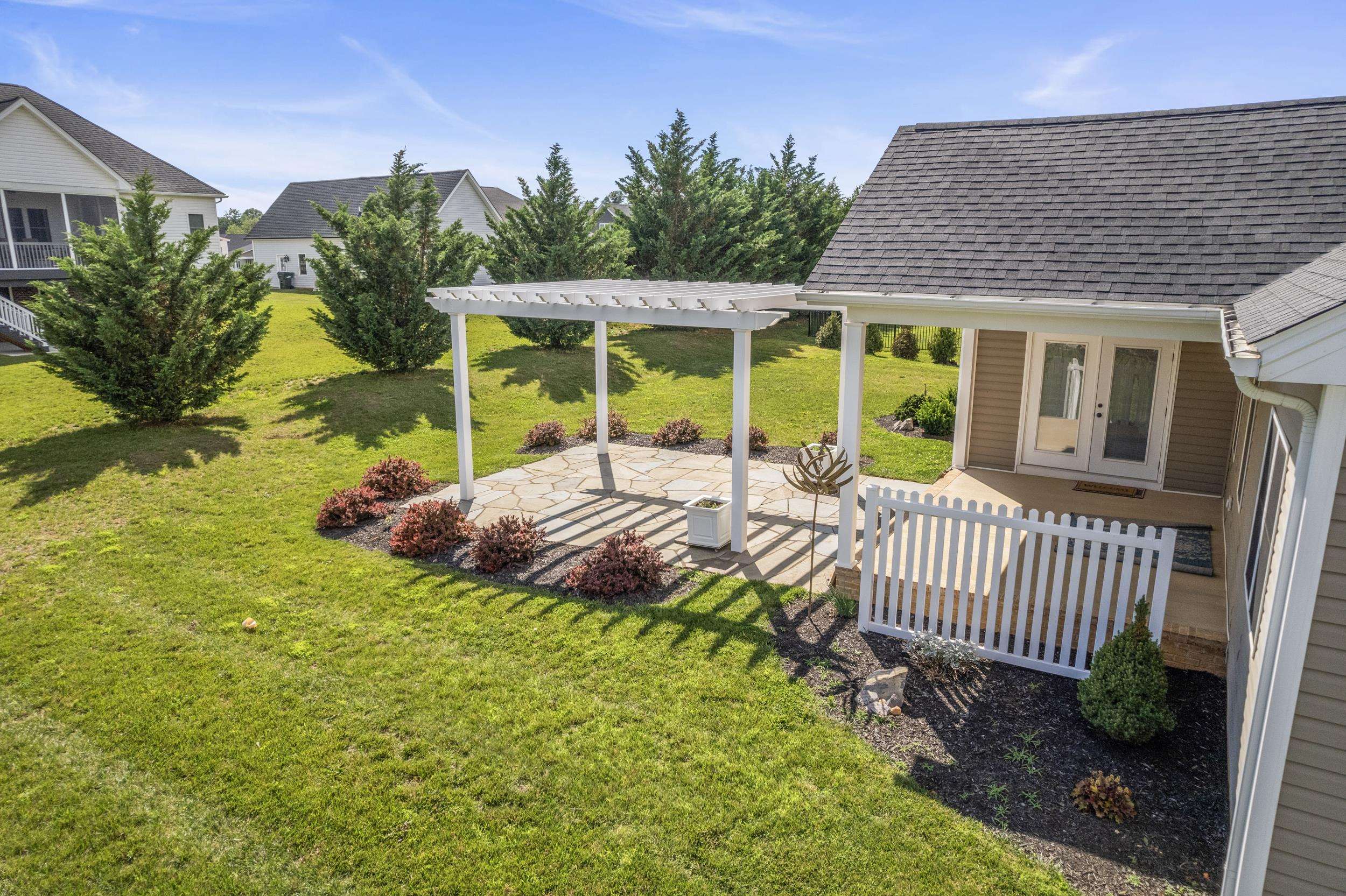 325 PETROS DR, WAYNESBORO, Virginia 22980, 3 Bedrooms Bedrooms, ,2 BathroomsBathrooms,Residential,325 PETROS DR,665993 MLS # 665993