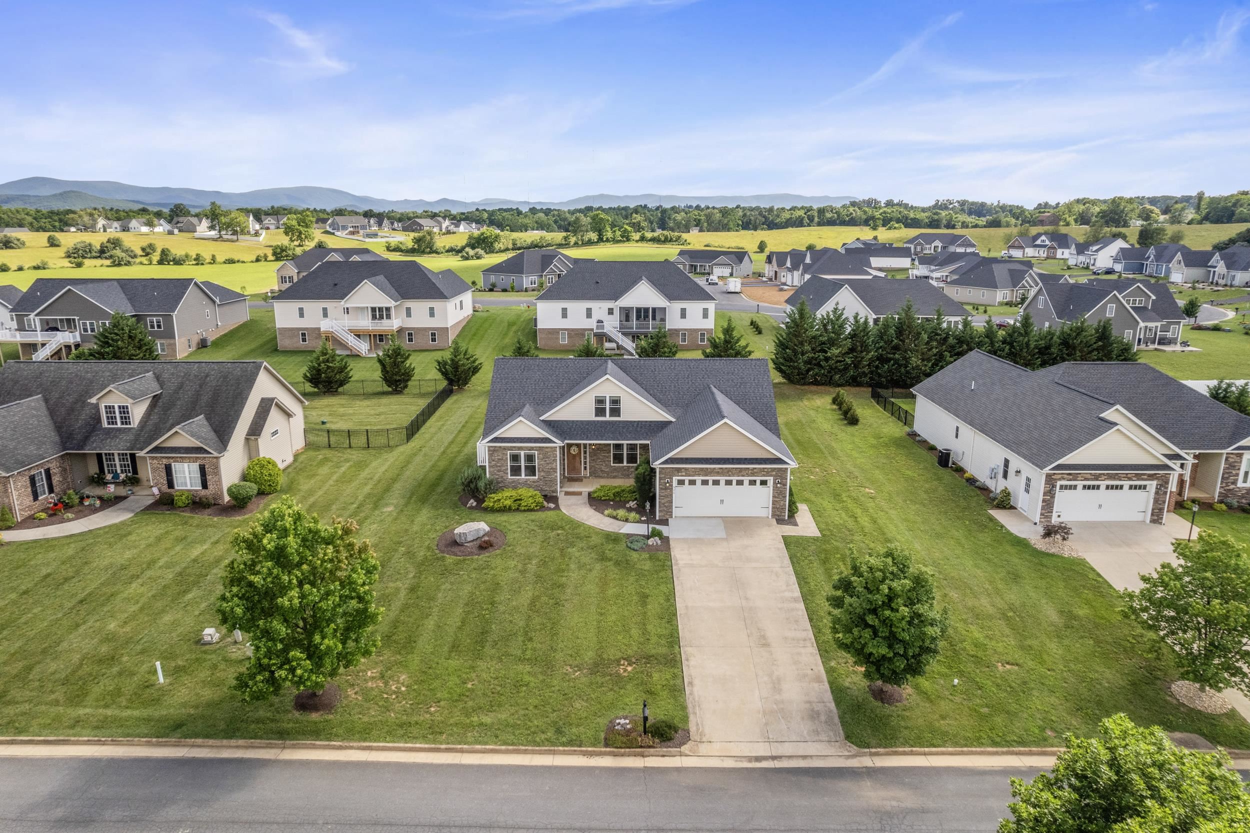 325 PETROS DR, WAYNESBORO, Virginia 22980, 3 Bedrooms Bedrooms, ,2 BathroomsBathrooms,Residential,325 PETROS DR,665993 MLS # 665993