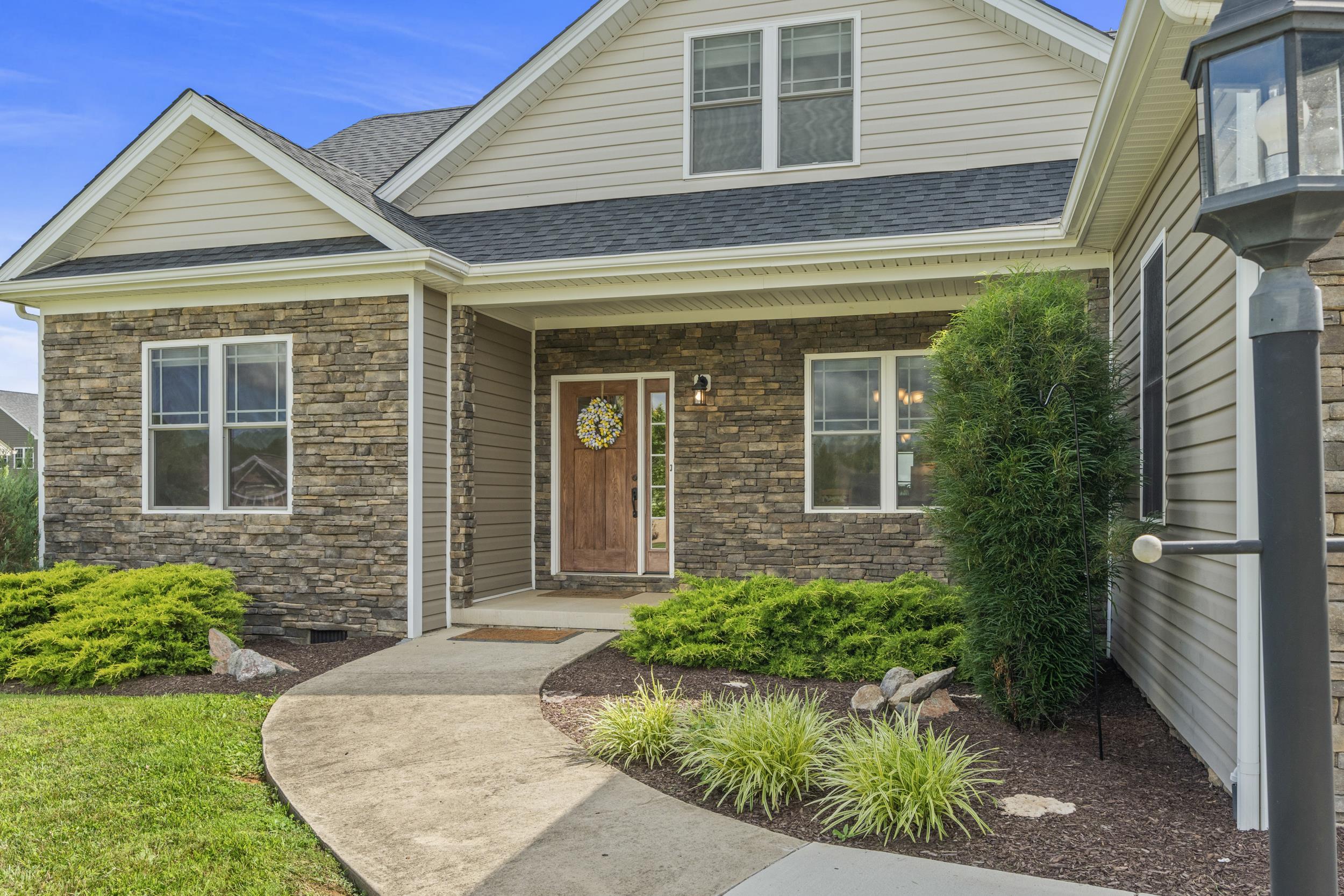 325 PETROS DR, WAYNESBORO, Virginia 22980, 3 Bedrooms Bedrooms, ,2 BathroomsBathrooms,Residential,325 PETROS DR,665993 MLS # 665993