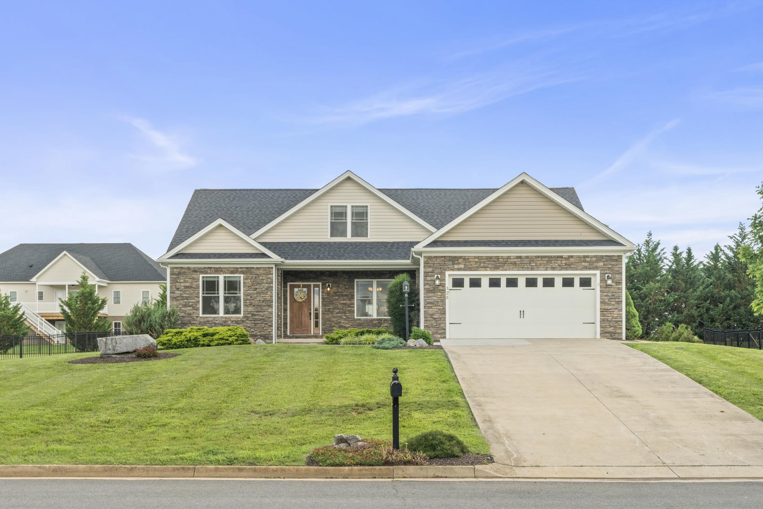 325 PETROS DR, WAYNESBORO, Virginia 22980, 3 Bedrooms Bedrooms, ,2 BathroomsBathrooms,Residential,325 PETROS DR,665993 MLS # 665993