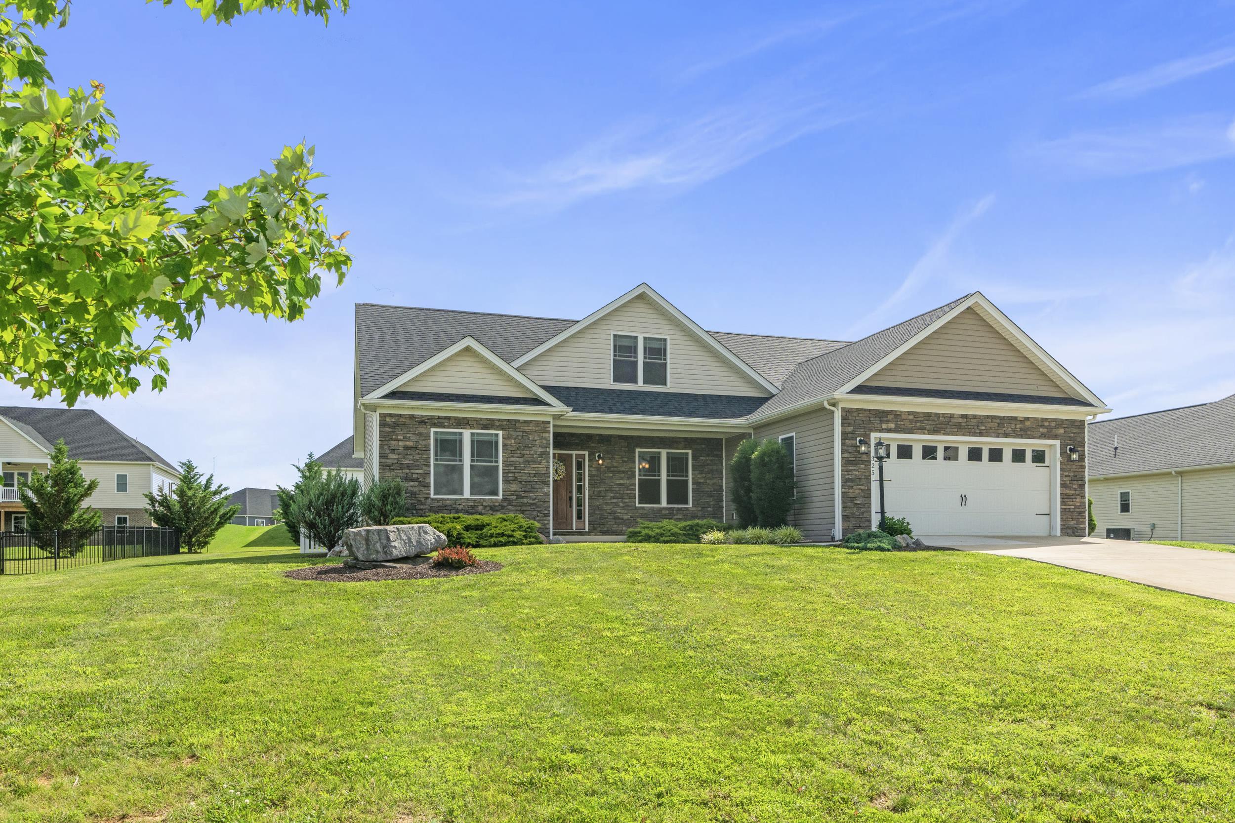 325 PETROS DR, WAYNESBORO, Virginia 22980, 3 Bedrooms Bedrooms, ,2 BathroomsBathrooms,Residential,325 PETROS DR,665993 MLS # 665993
