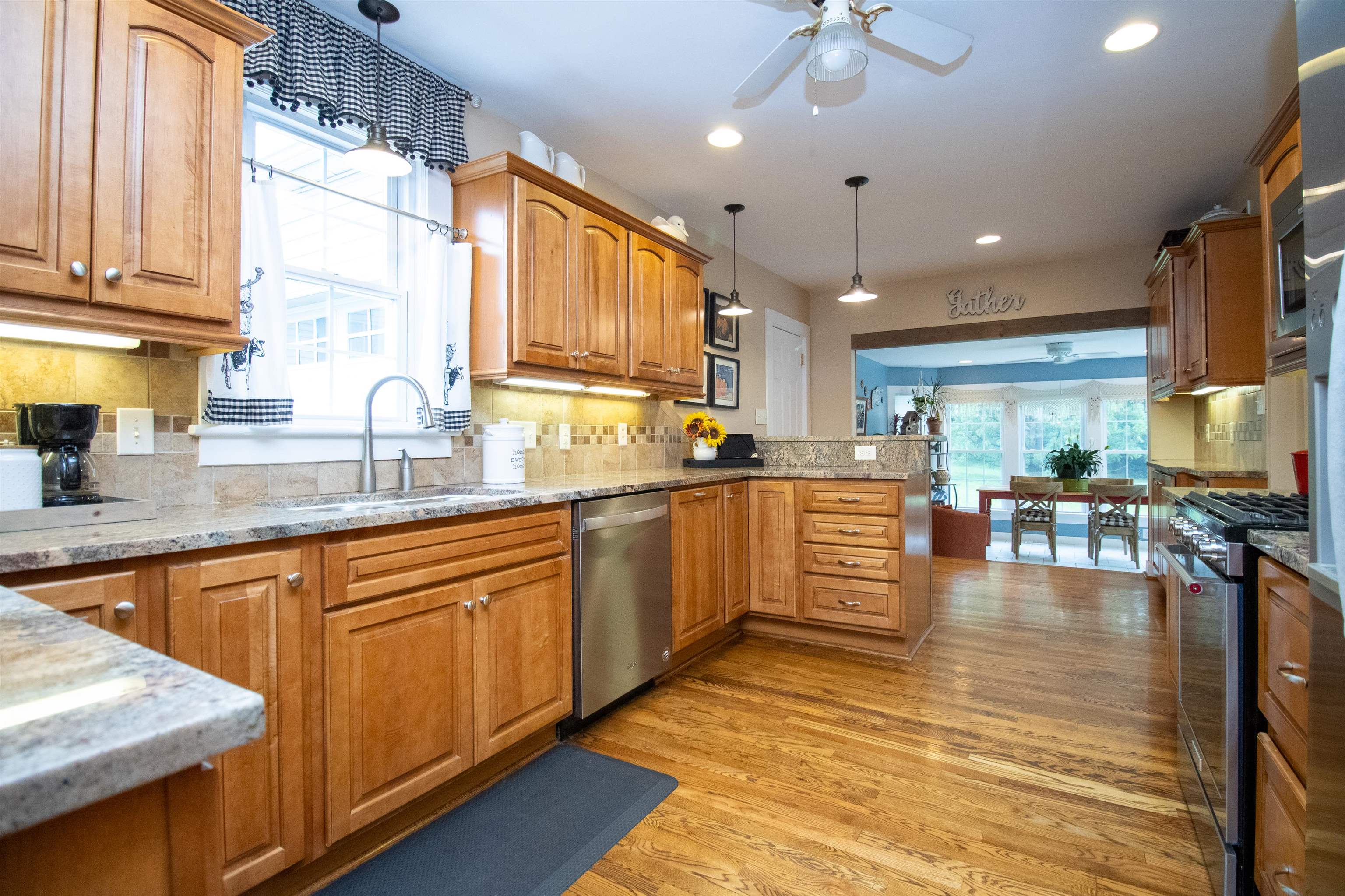 420 COLLEGE CIR, STAUNTON, Virginia 24401, 4 Bedrooms Bedrooms, ,3 BathroomsBathrooms,Residential,420 COLLEGE CIR,665994 MLS # 665994