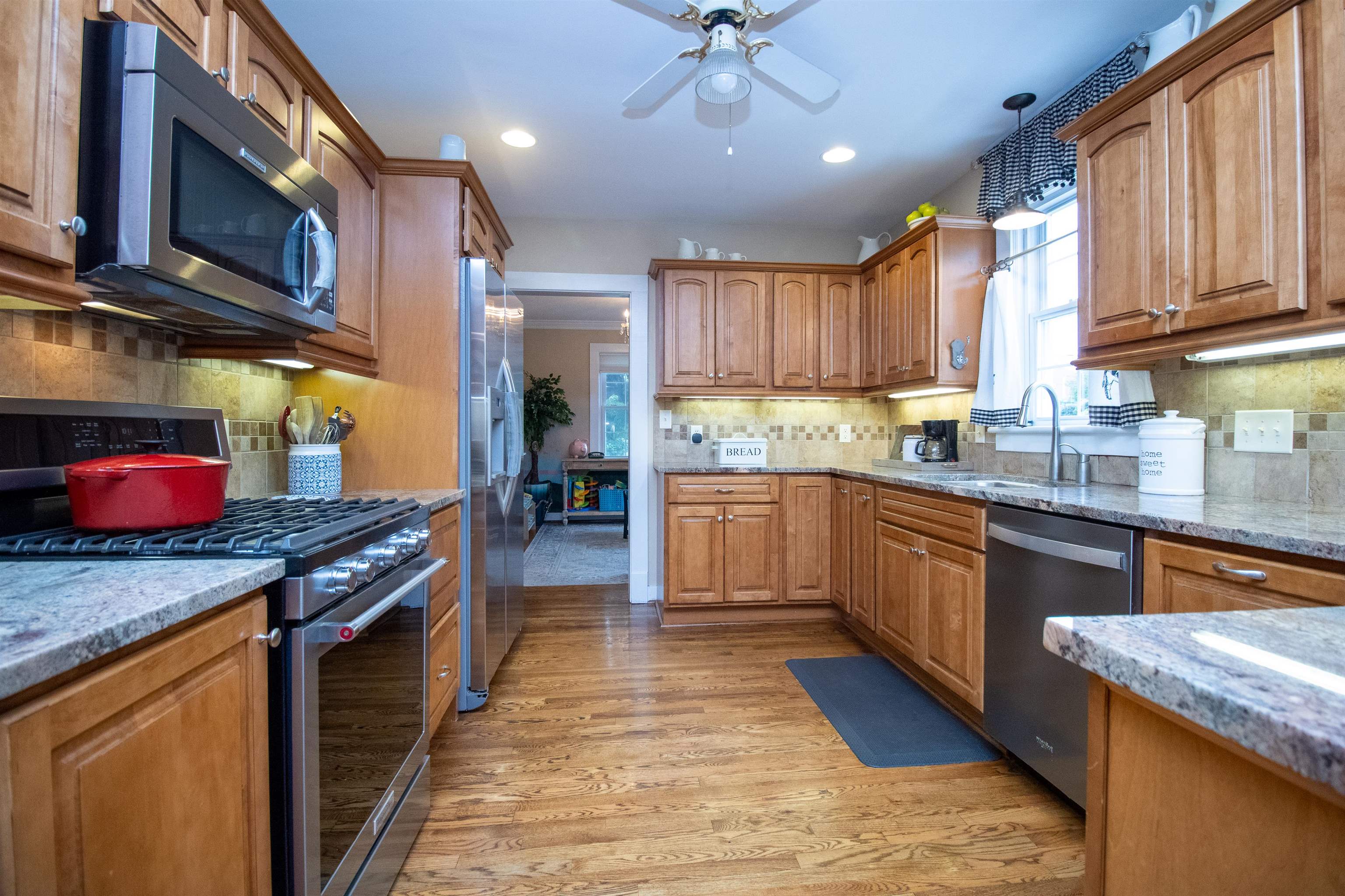 420 COLLEGE CIR, STAUNTON, Virginia 24401, 4 Bedrooms Bedrooms, ,3 BathroomsBathrooms,Residential,420 COLLEGE CIR,665994 MLS # 665994