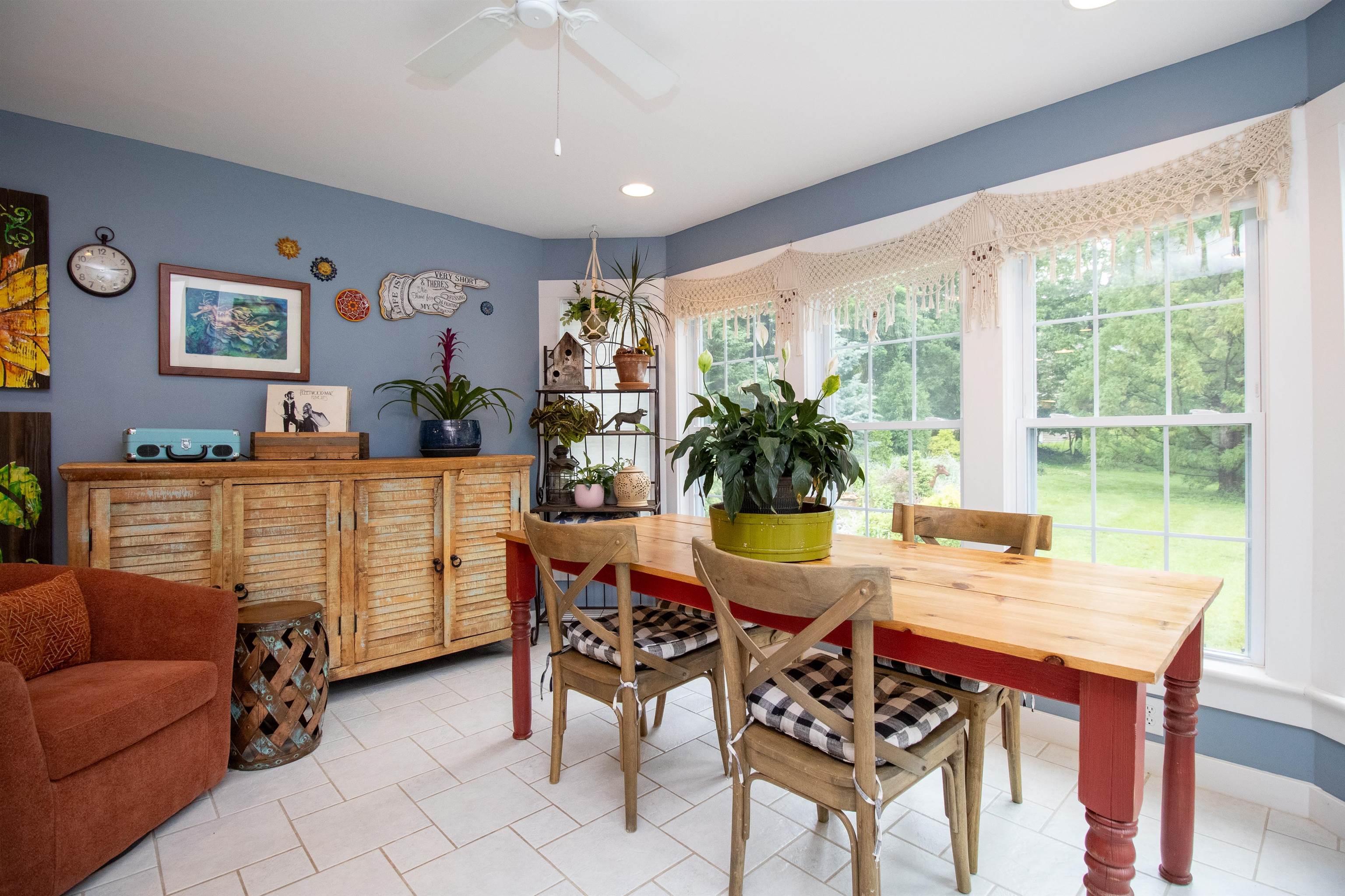 420 COLLEGE CIR, STAUNTON, Virginia 24401, 4 Bedrooms Bedrooms, ,3 BathroomsBathrooms,Residential,420 COLLEGE CIR,665994 MLS # 665994