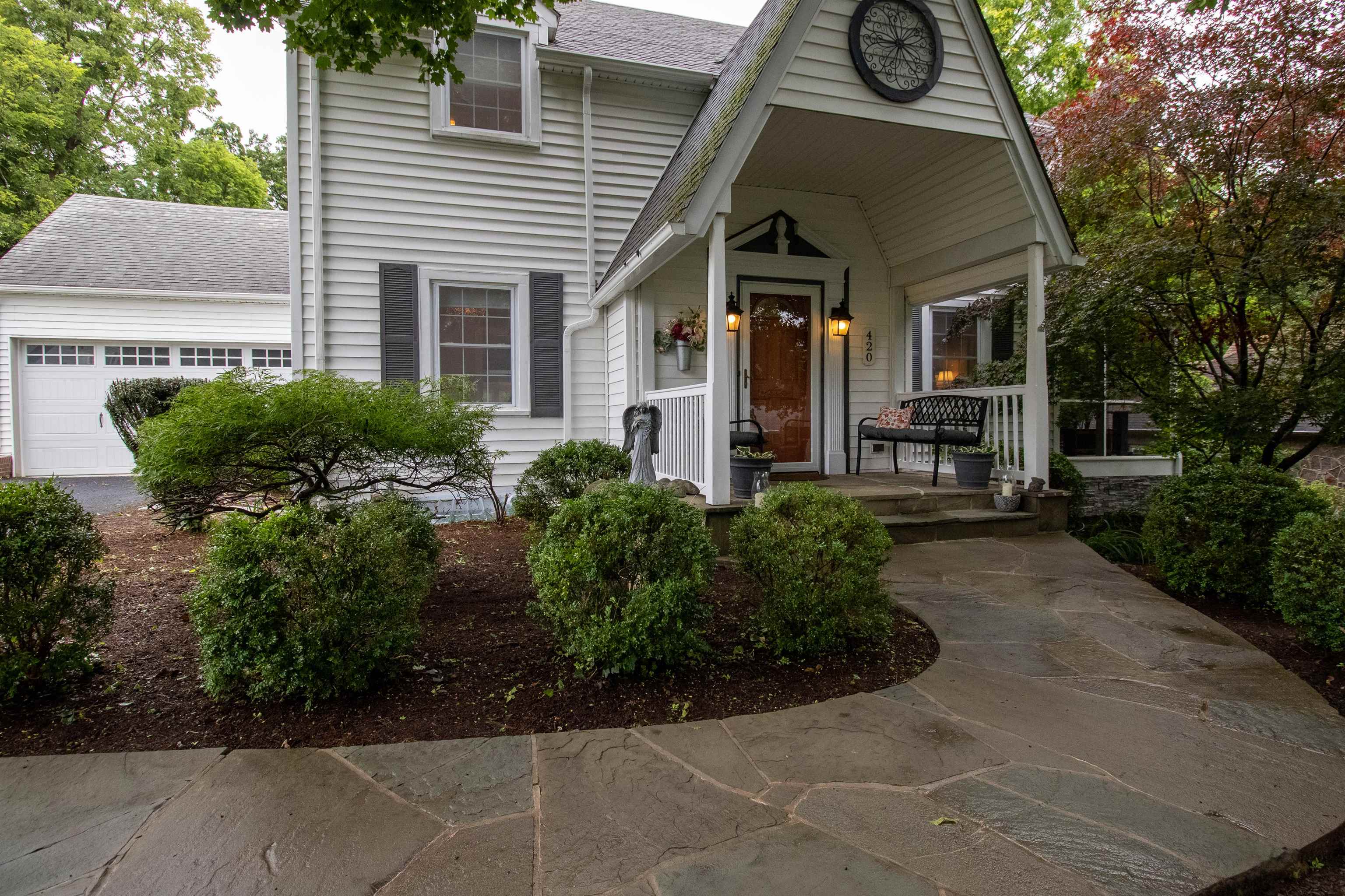 420 COLLEGE CIR, STAUNTON, Virginia 24401, 4 Bedrooms Bedrooms, ,3 BathroomsBathrooms,Residential,420 COLLEGE CIR,665994 MLS # 665994