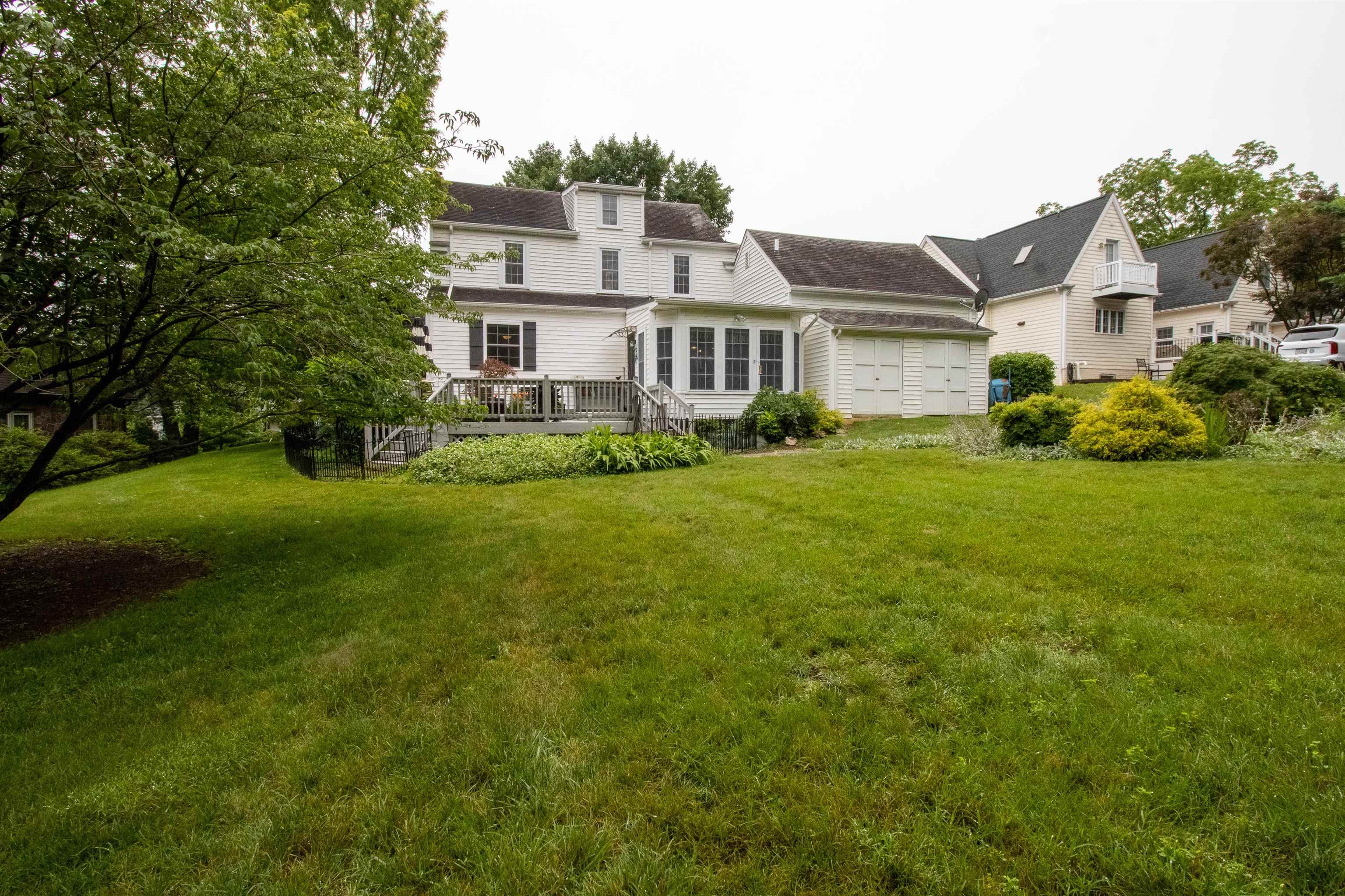 420 COLLEGE CIR, STAUNTON, Virginia 24401, 4 Bedrooms Bedrooms, ,3 BathroomsBathrooms,Residential,420 COLLEGE CIR,665994 MLS # 665994