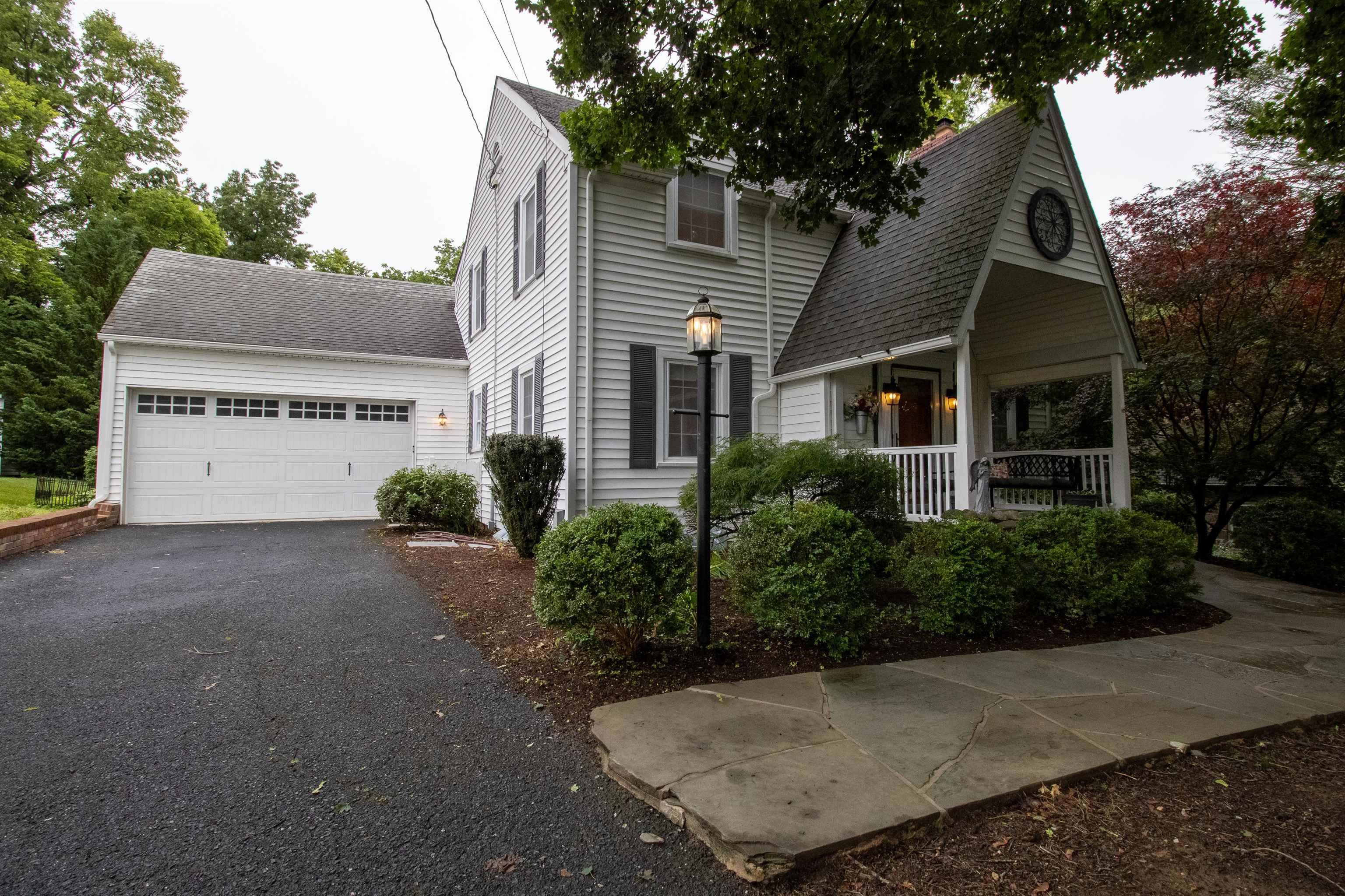 420 COLLEGE CIR, STAUNTON, Virginia 24401, 4 Bedrooms Bedrooms, ,3 BathroomsBathrooms,Residential,420 COLLEGE CIR,665994 MLS # 665994