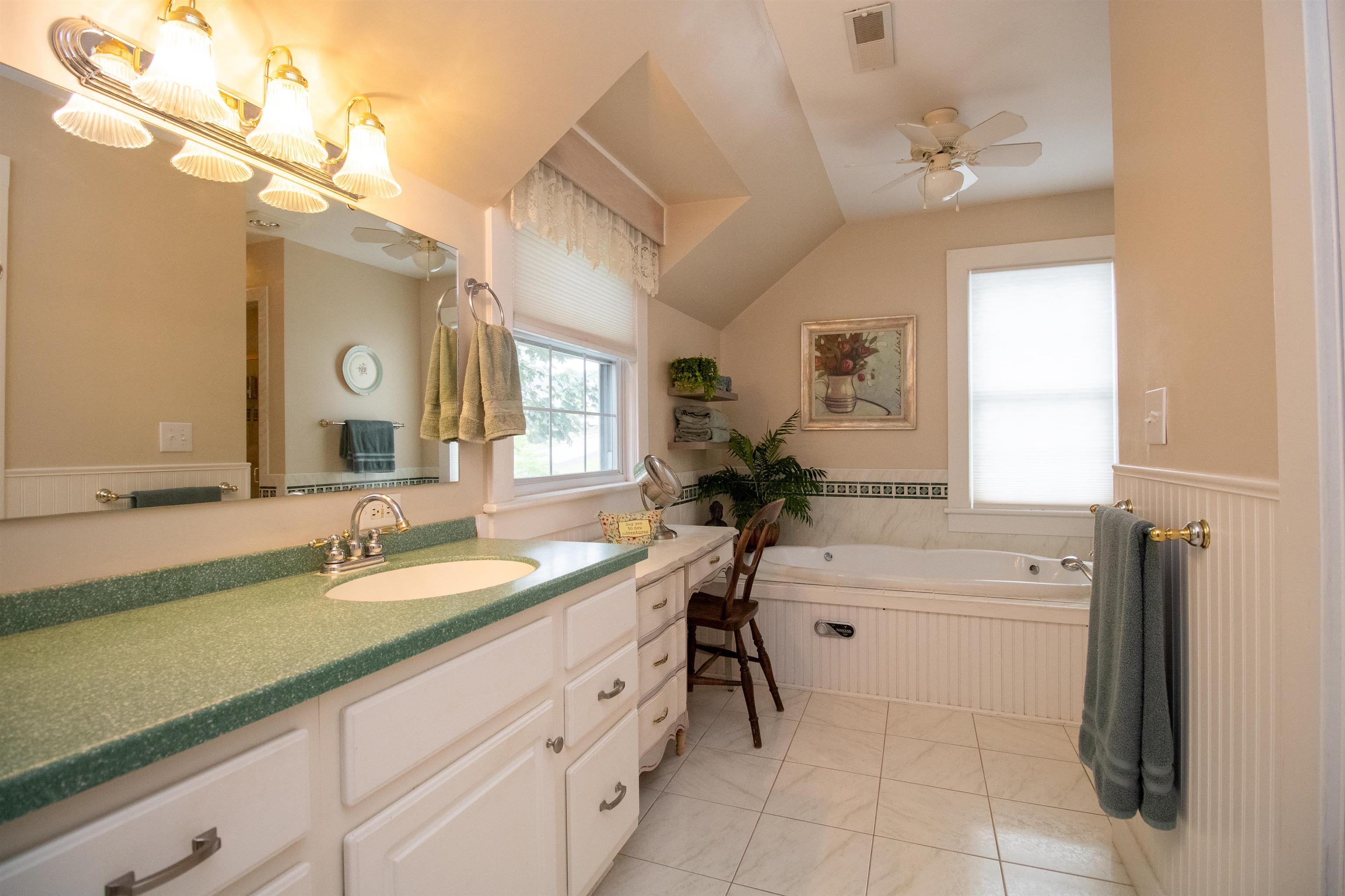 420 COLLEGE CIR, STAUNTON, Virginia 24401, 4 Bedrooms Bedrooms, ,3 BathroomsBathrooms,Residential,420 COLLEGE CIR,665994 MLS # 665994