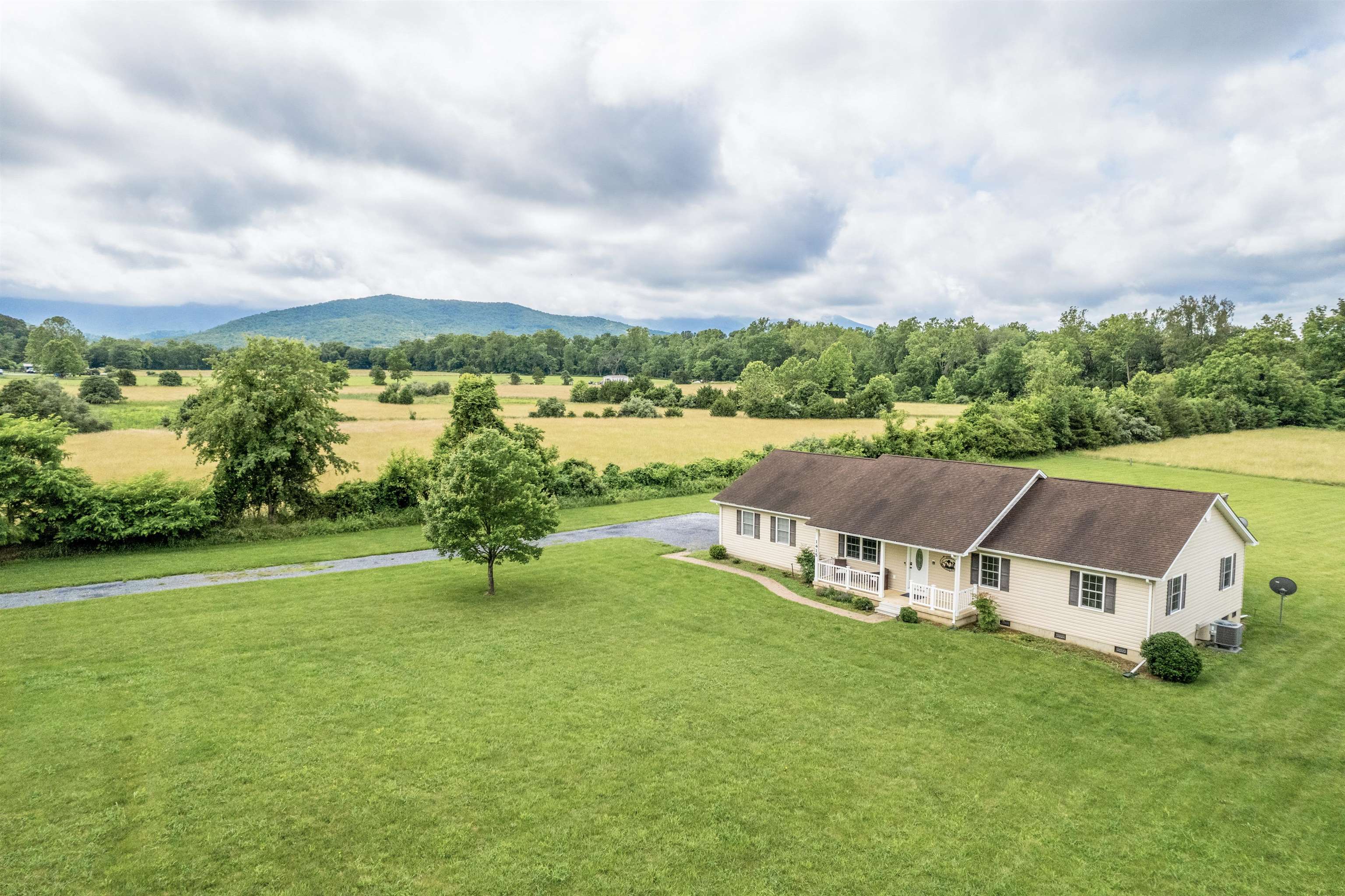 1415 KIMBALL RD, LURAY, Virginia 22835, 3 Bedrooms Bedrooms, ,2 BathroomsBathrooms,Residential,Sunset Mountain Retreat,1415 KIMBALL RD,665998 MLS # 665998