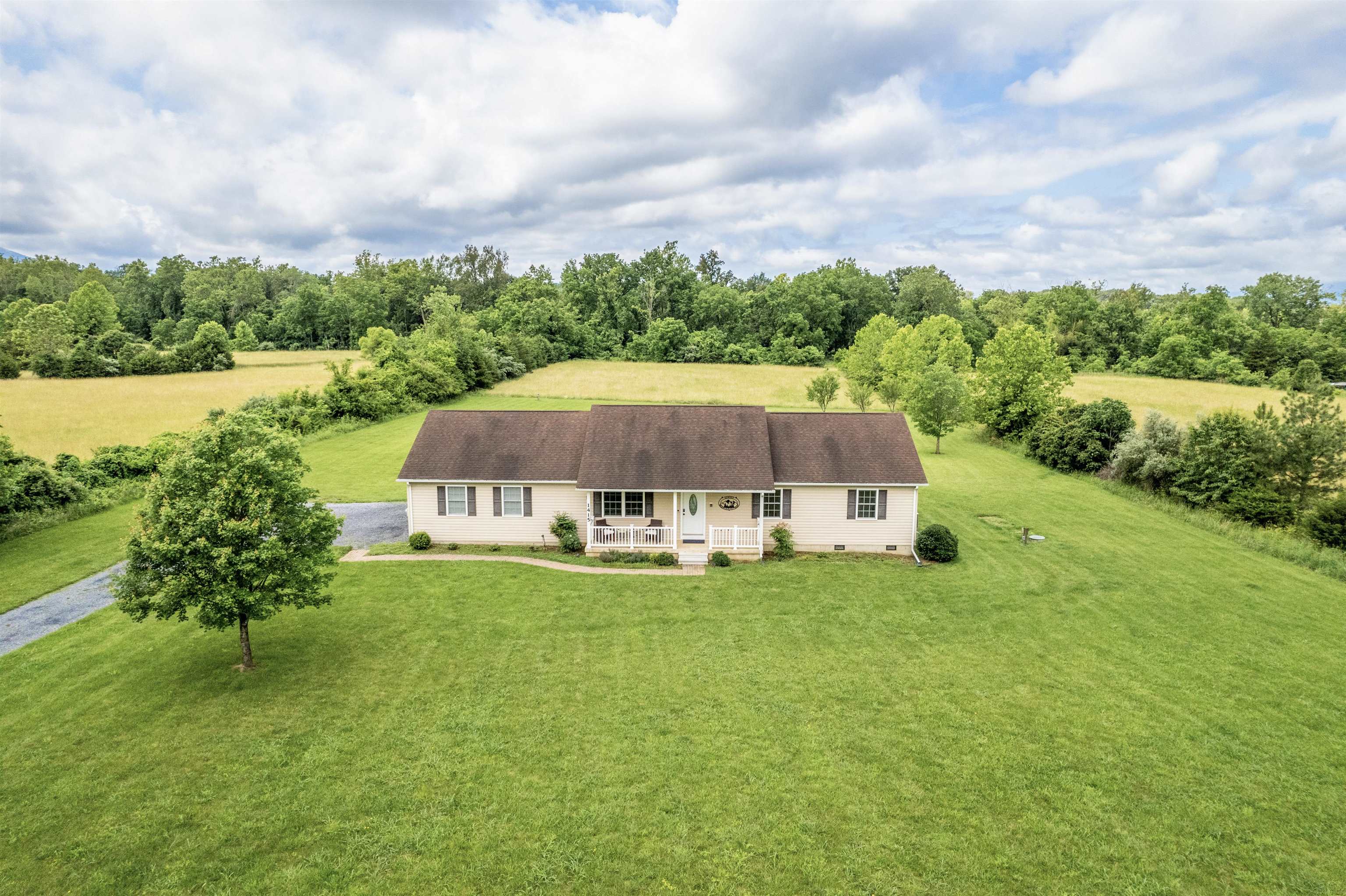 1415 KIMBALL RD, LURAY, Virginia 22835, 3 Bedrooms Bedrooms, ,2 BathroomsBathrooms,Residential,Sunset Mountain Retreat,1415 KIMBALL RD,665998 MLS # 665998