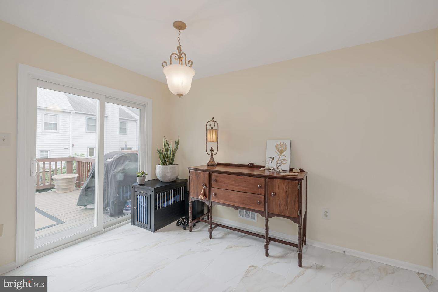 6005 SOUTHWARD WAY, ALEXANDRIA, Virginia 22315, 3 Bedrooms Bedrooms, ,3 BathroomsBathrooms,Residential,For sale,6005 SOUTHWARD WAY,VAFX2239526 MLS # VAFX2239526