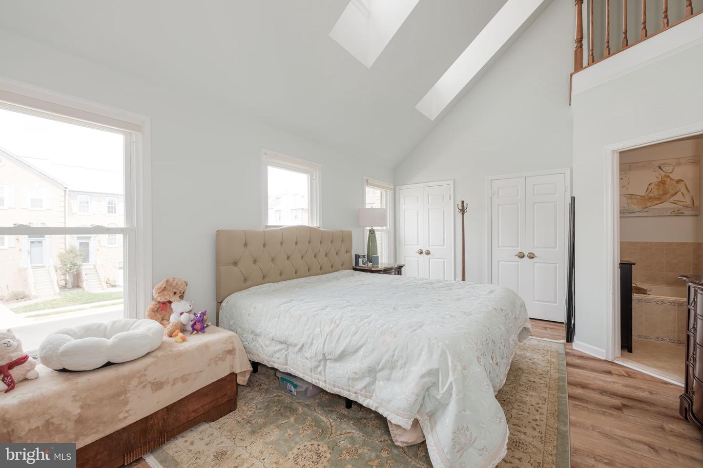 6005 SOUTHWARD WAY, ALEXANDRIA, Virginia 22315, 3 Bedrooms Bedrooms, ,3 BathroomsBathrooms,Residential,For sale,6005 SOUTHWARD WAY,VAFX2239526 MLS # VAFX2239526