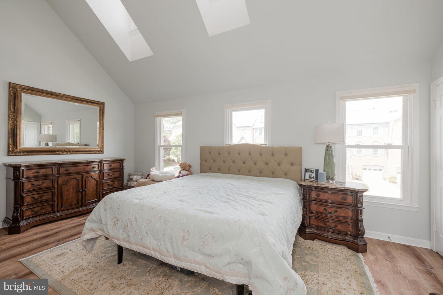 6005 SOUTHWARD WAY, ALEXANDRIA, Virginia 22315, 3 Bedrooms Bedrooms, ,3 BathroomsBathrooms,Residential,For sale,6005 SOUTHWARD WAY,VAFX2239526 MLS # VAFX2239526