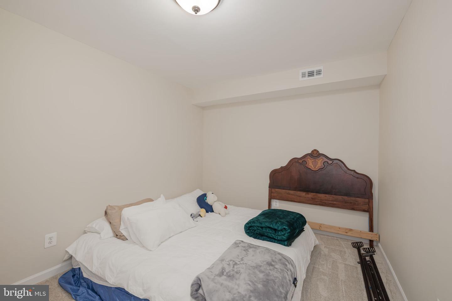 6005 SOUTHWARD WAY, ALEXANDRIA, Virginia 22315, 3 Bedrooms Bedrooms, ,3 BathroomsBathrooms,Residential,For sale,6005 SOUTHWARD WAY,VAFX2239526 MLS # VAFX2239526