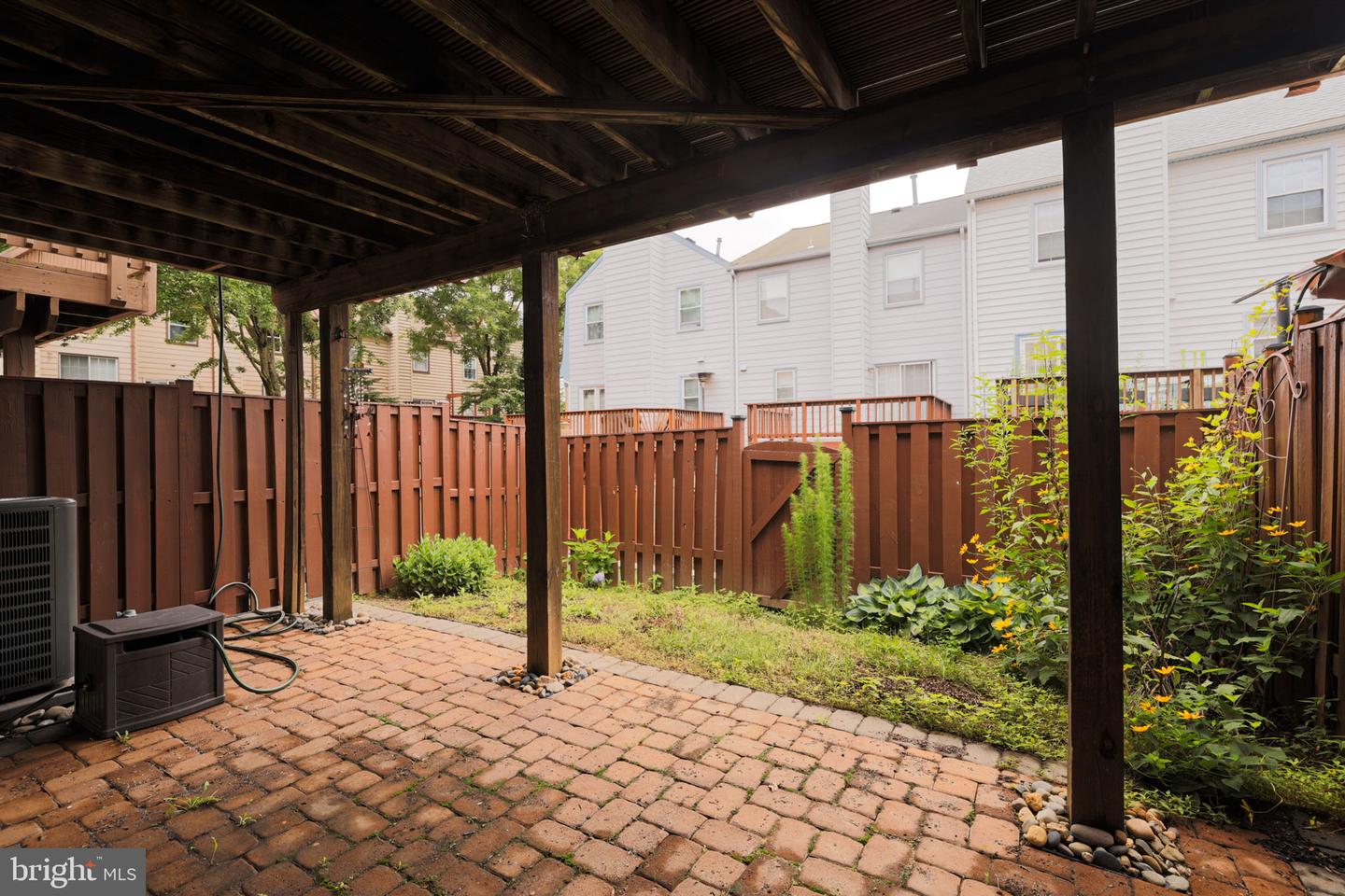 6005 SOUTHWARD WAY, ALEXANDRIA, Virginia 22315, 3 Bedrooms Bedrooms, ,3 BathroomsBathrooms,Residential,For sale,6005 SOUTHWARD WAY,VAFX2239526 MLS # VAFX2239526