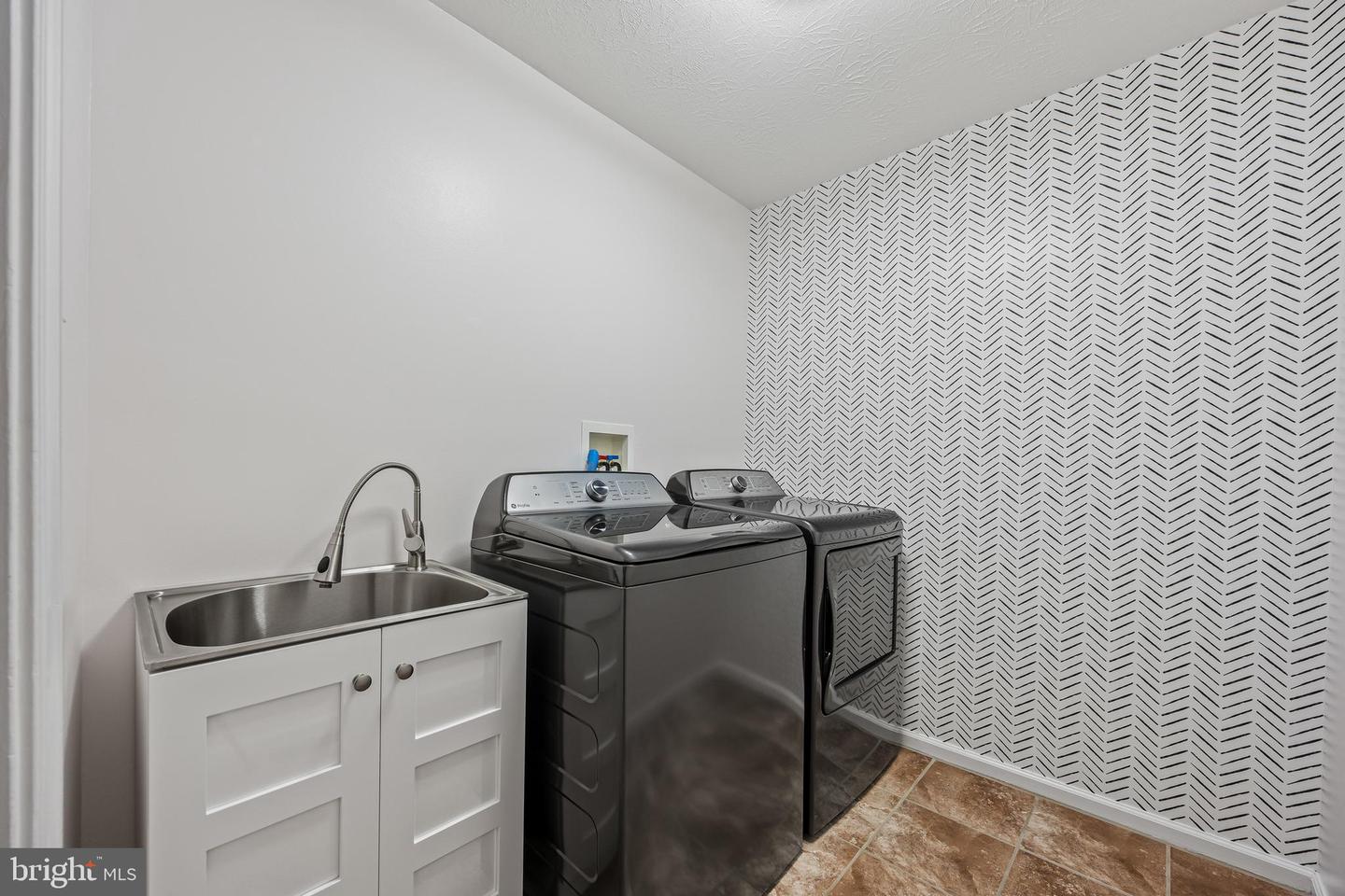 127 DEERFIELD ESTATES DR, STANLEY, Virginia 22851, 3 Bedrooms Bedrooms, ,2 BathroomsBathrooms,Residential,For sale,127 DEERFIELD ESTATES DR,VAPA2004888 MLS # VAPA2004888