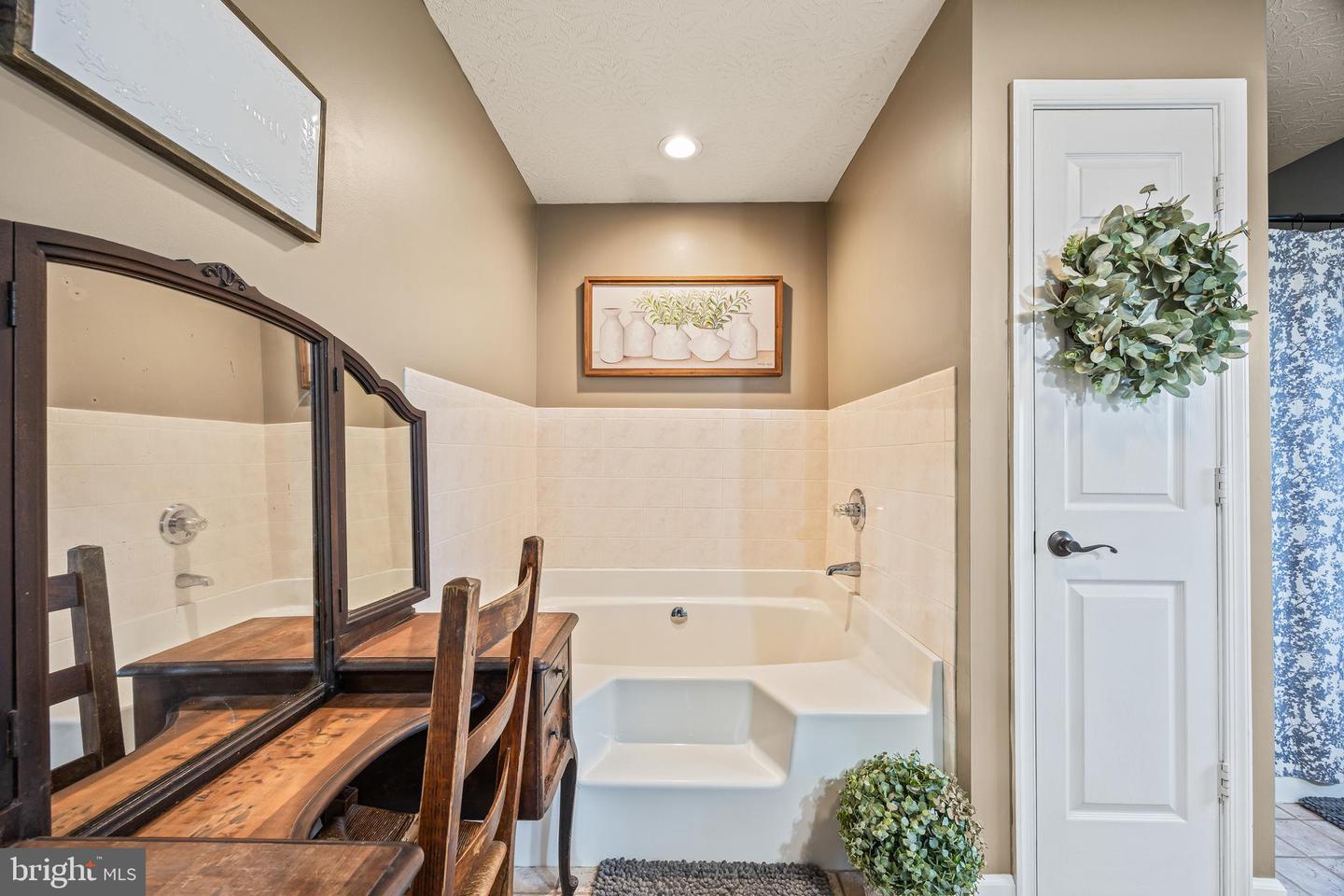 127 DEERFIELD ESTATES DR, STANLEY, Virginia 22851, 3 Bedrooms Bedrooms, ,2 BathroomsBathrooms,Residential,For sale,127 DEERFIELD ESTATES DR,VAPA2004888 MLS # VAPA2004888